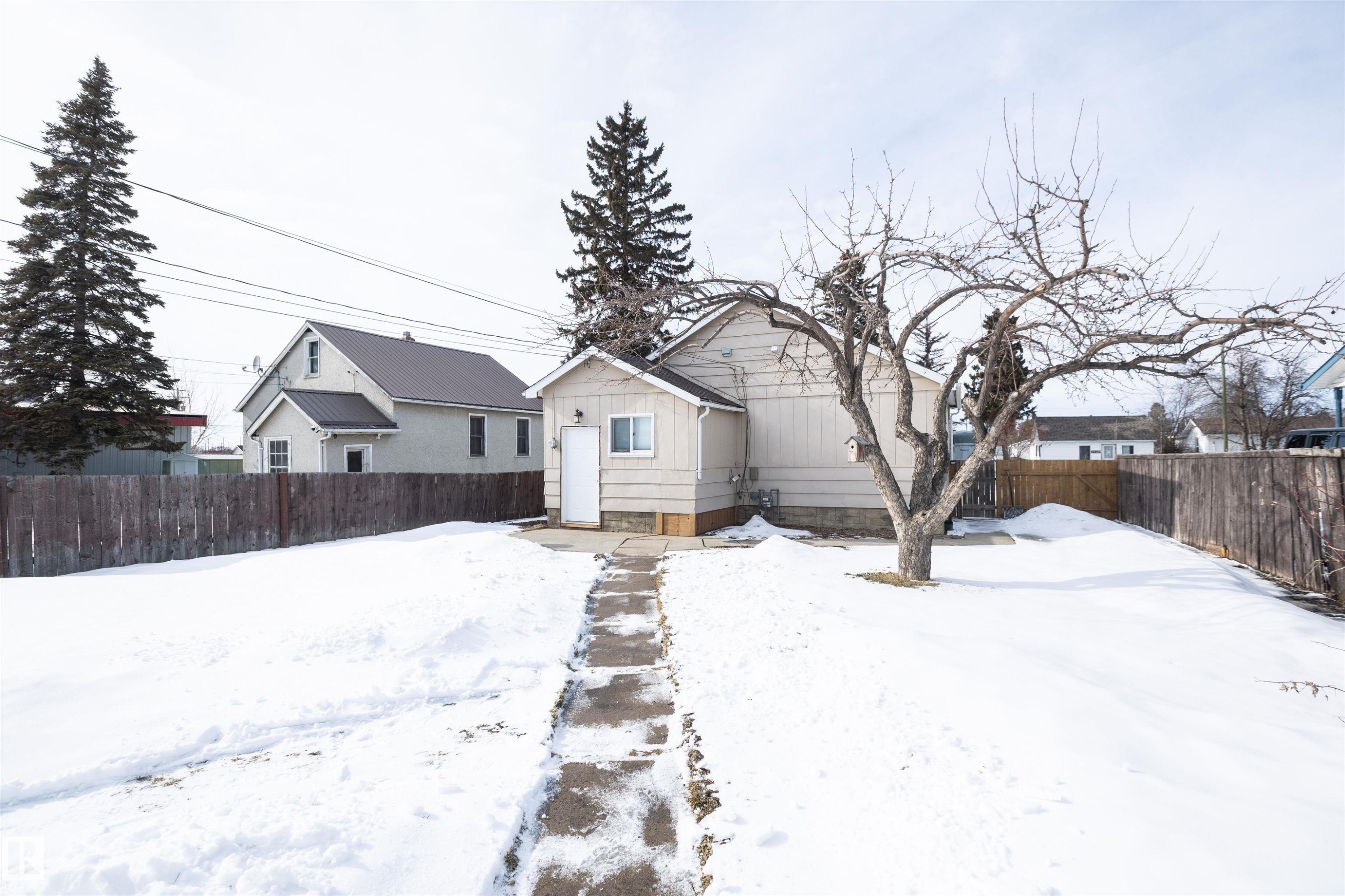 












9723 107 Street

,
Westlock,




AB
T7P 2K8

