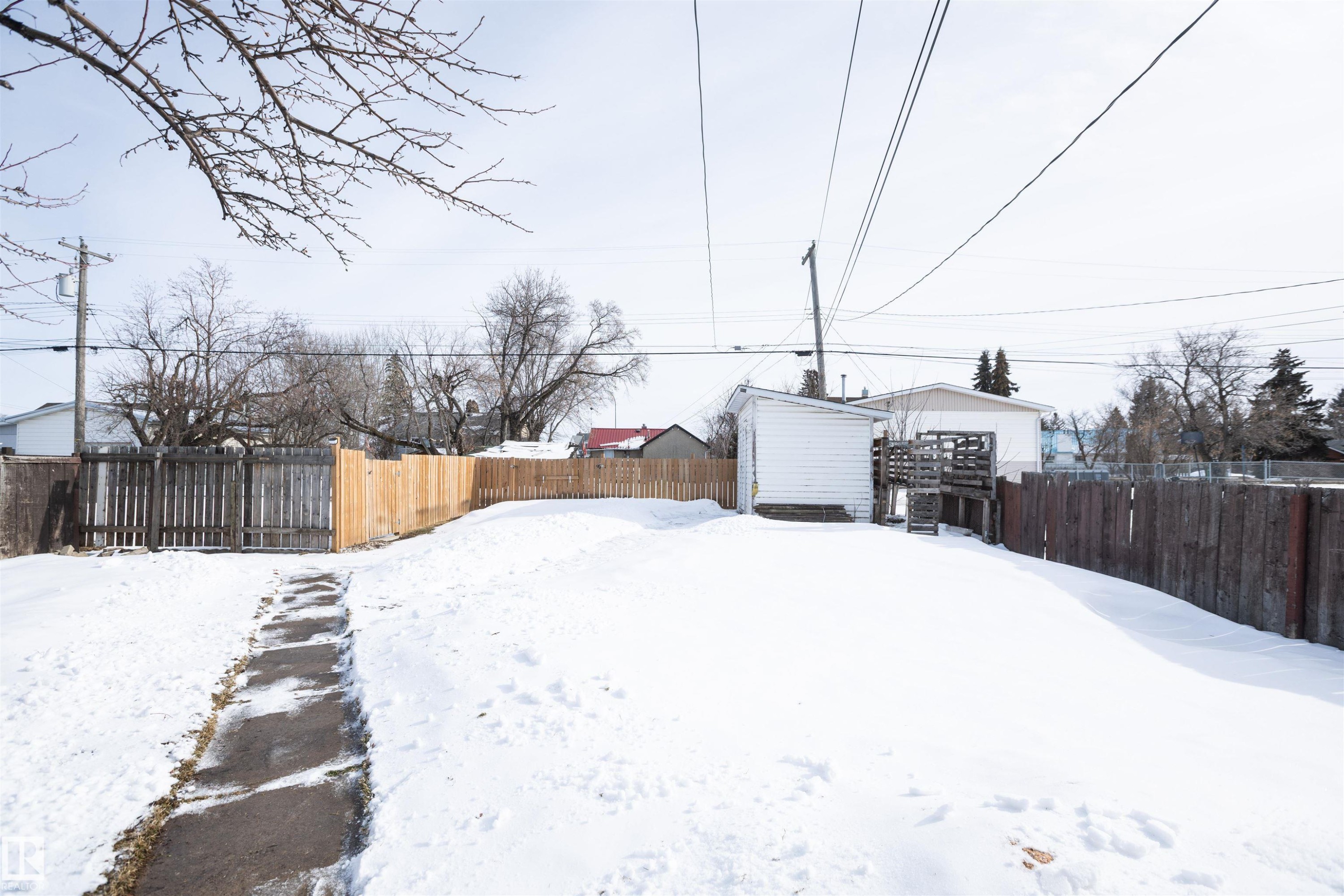 












9723 107 Street

,
Westlock,




AB
T7P 2K8

