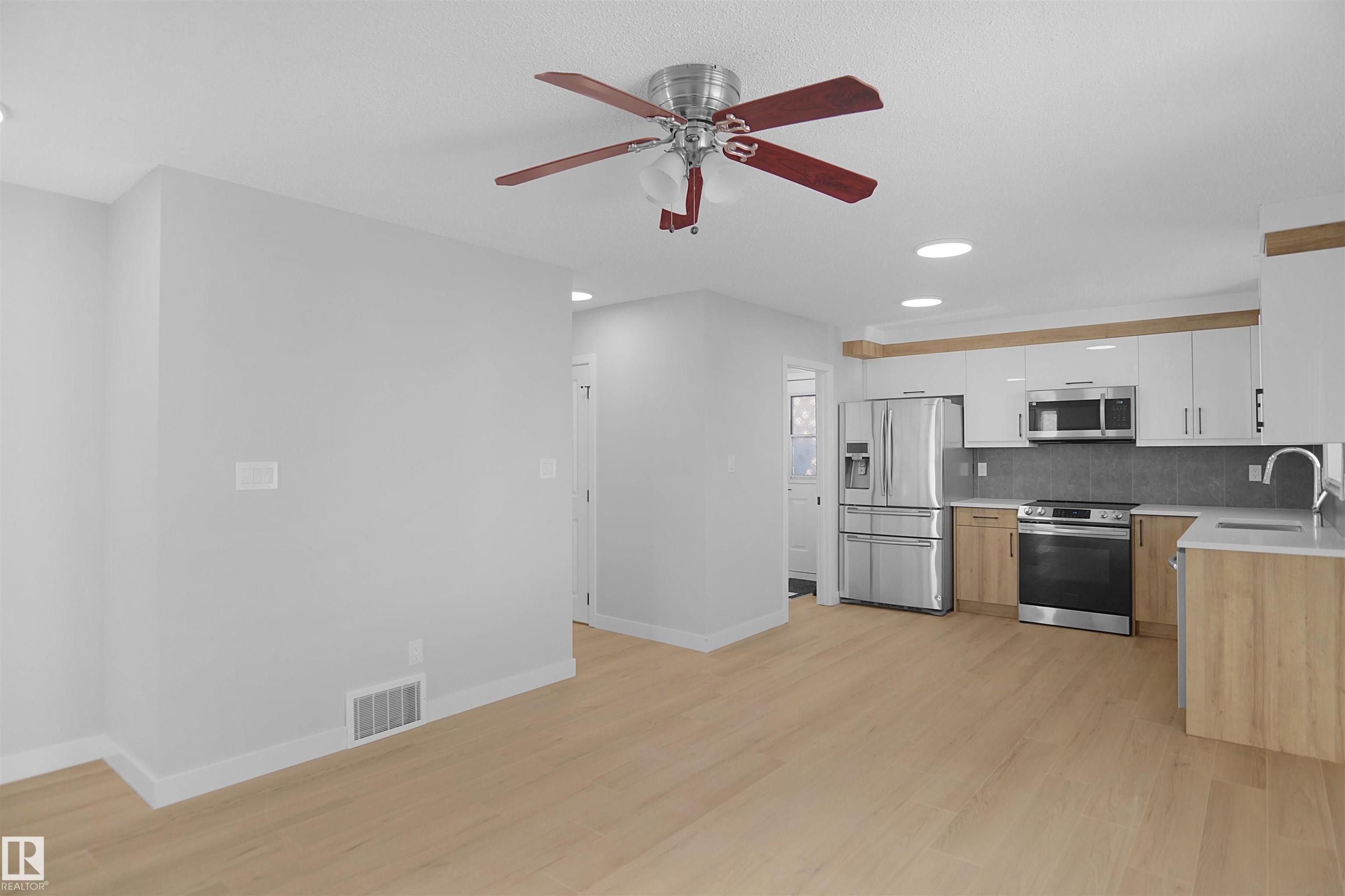 












3312 44A Street

,
Edmonton,




AB
T6L 4W9

