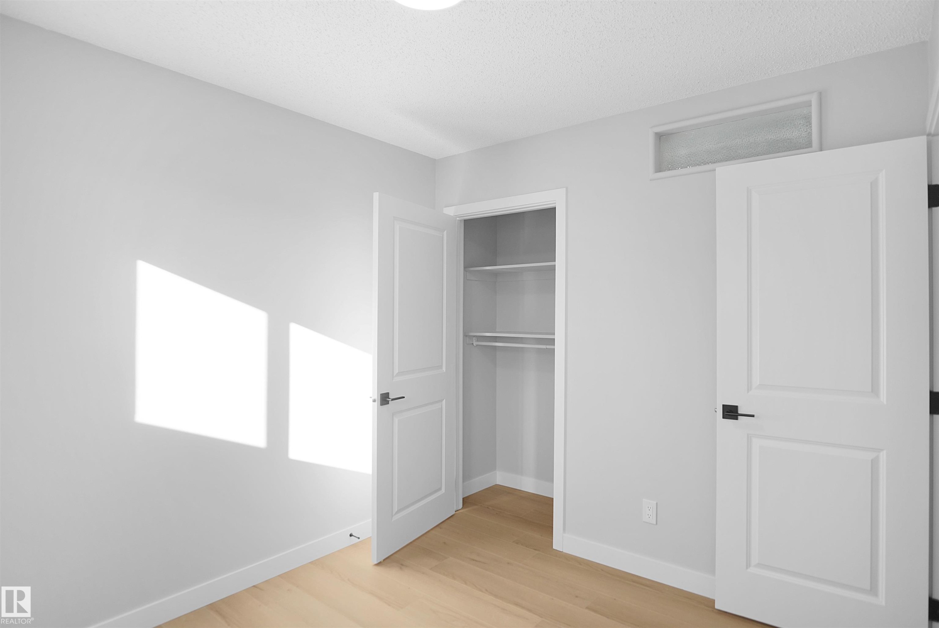 












3312 44A Street

,
Edmonton,




AB
T6L 4W9

