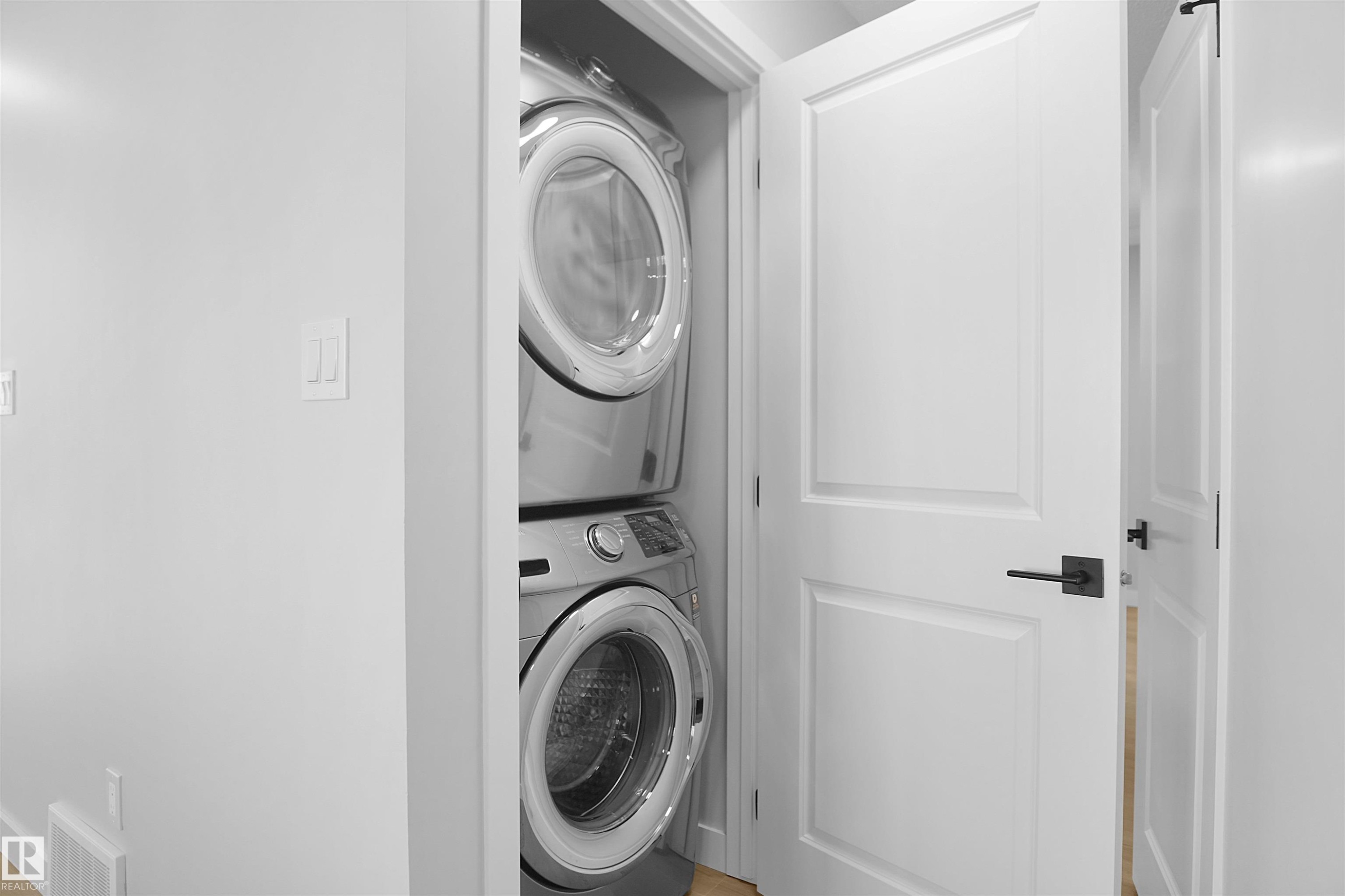 












3312 44A Street

,
Edmonton,




AB
T6L 4W9

