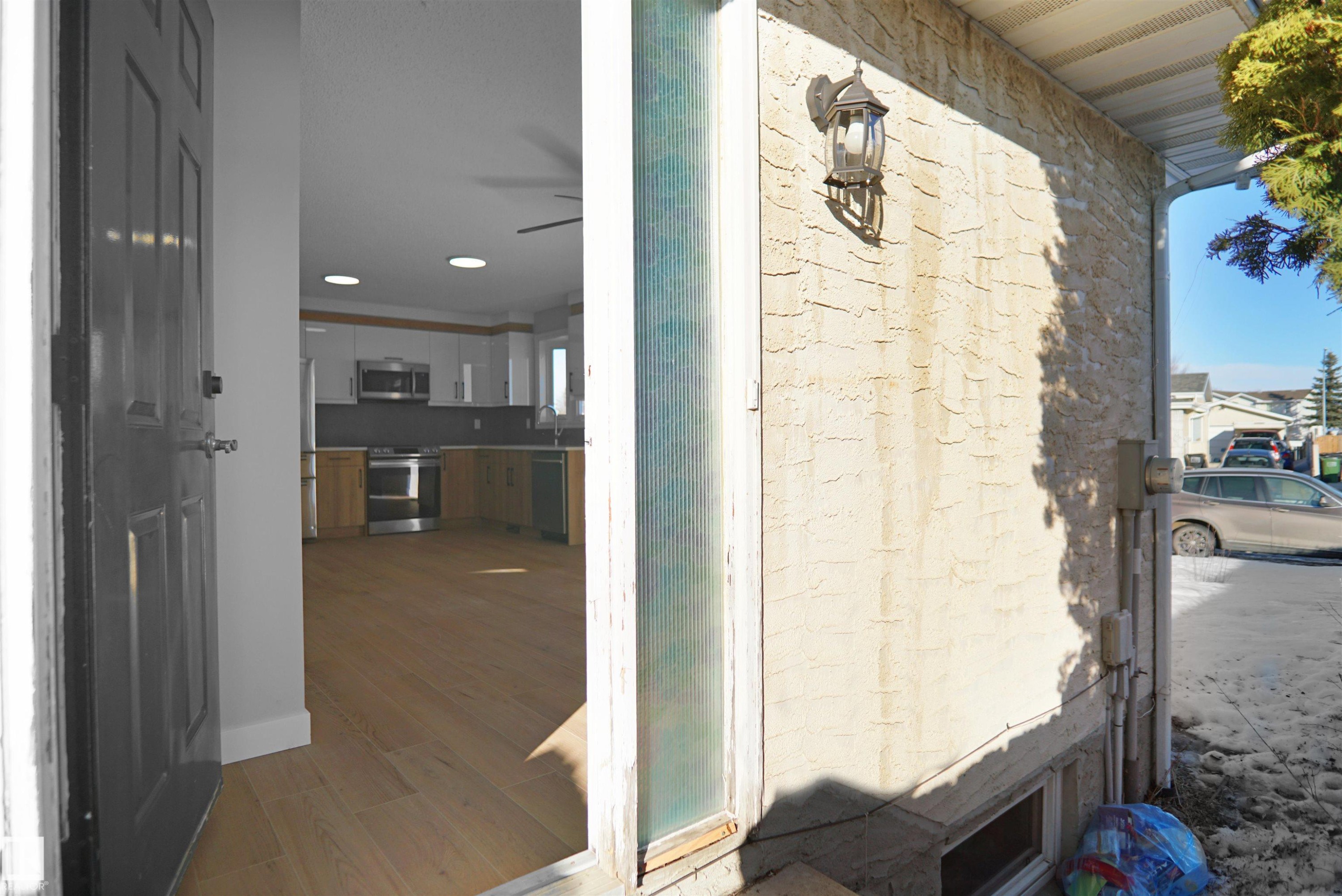 












3312 44A Street

,
Edmonton,




AB
T6L 4W9

