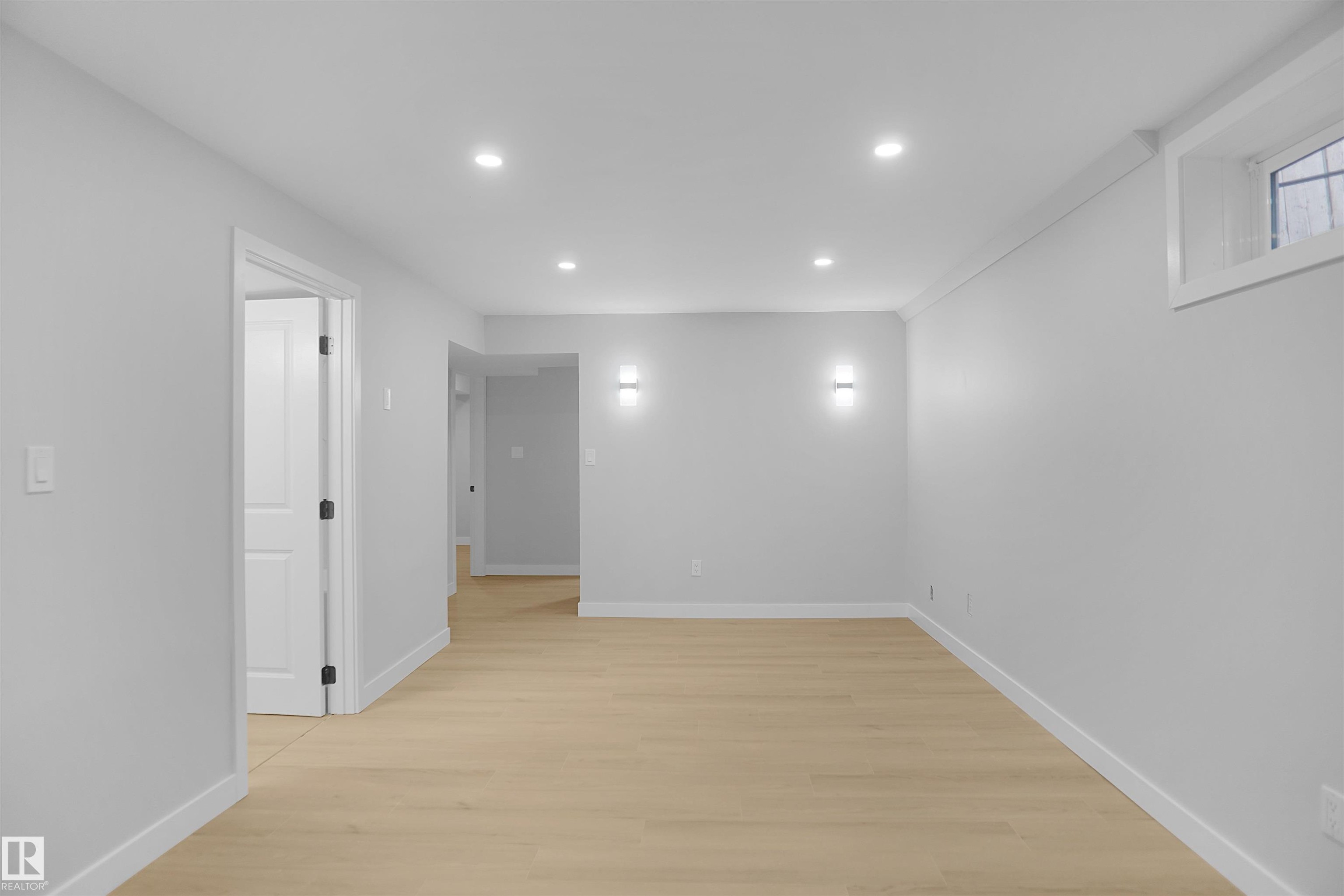 












3312 44A Street

,
Edmonton,




AB
T6L 4W9

