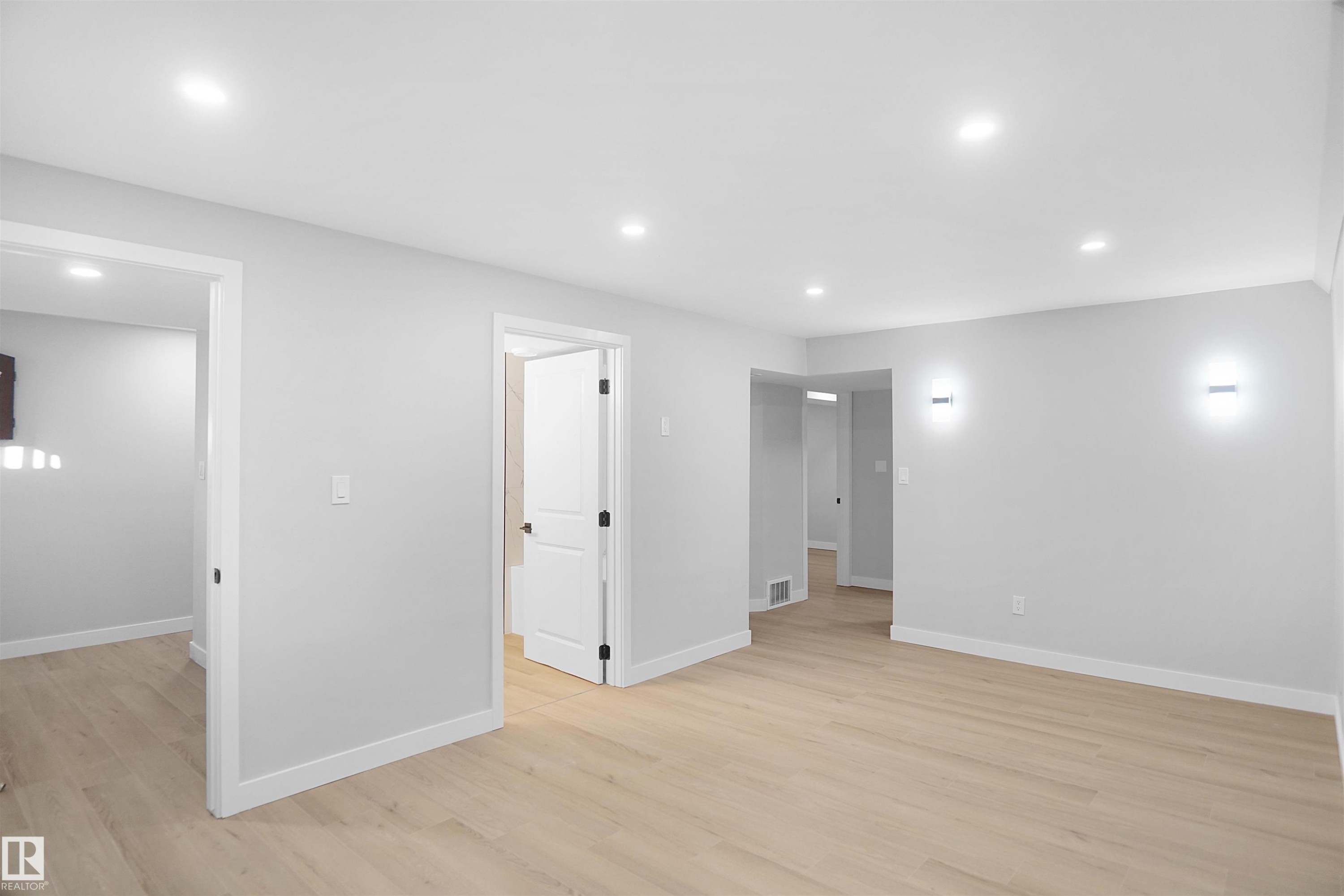 












3312 44A Street

,
Edmonton,




AB
T6L 4W9

