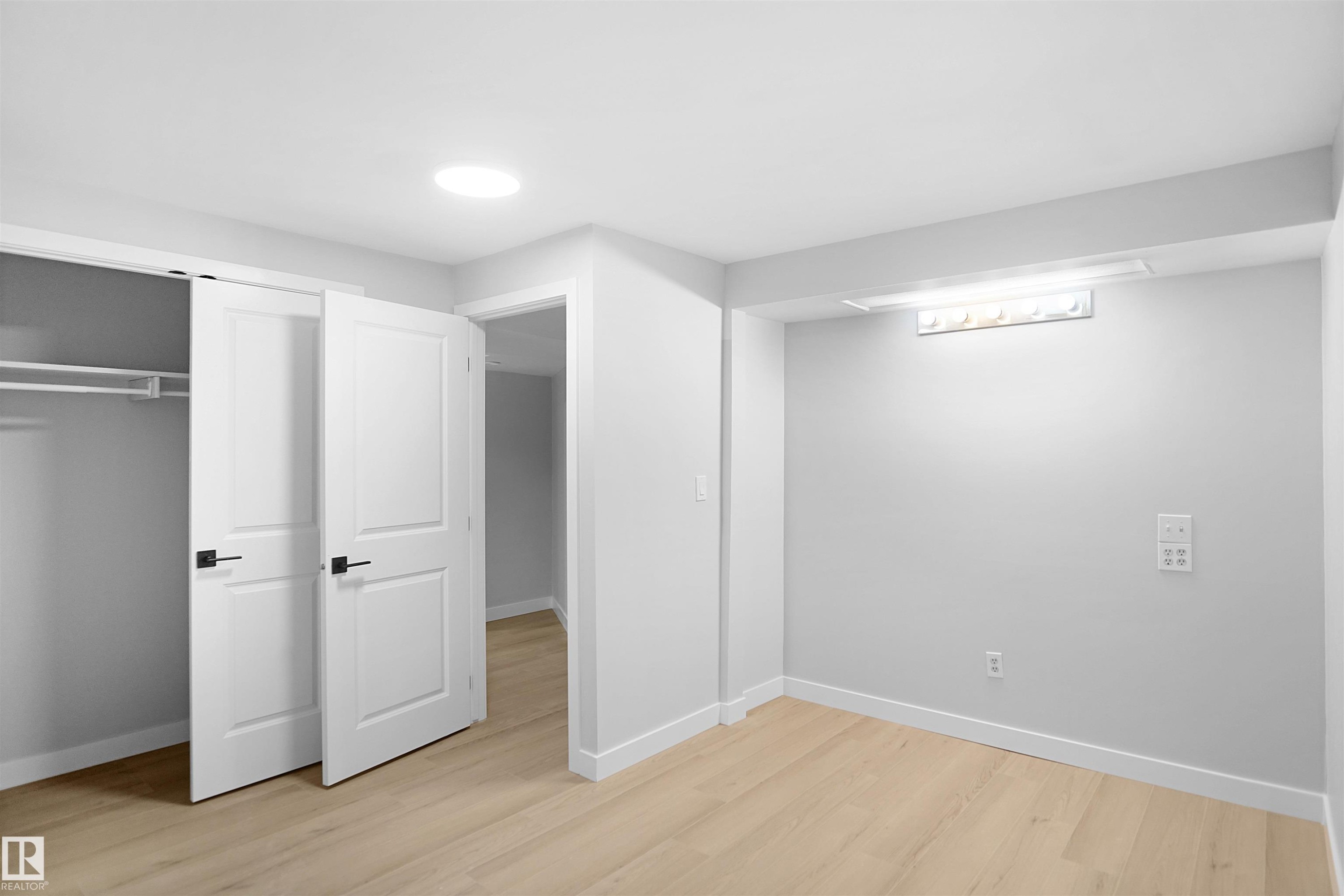 












3312 44A Street

,
Edmonton,




AB
T6L 4W9

