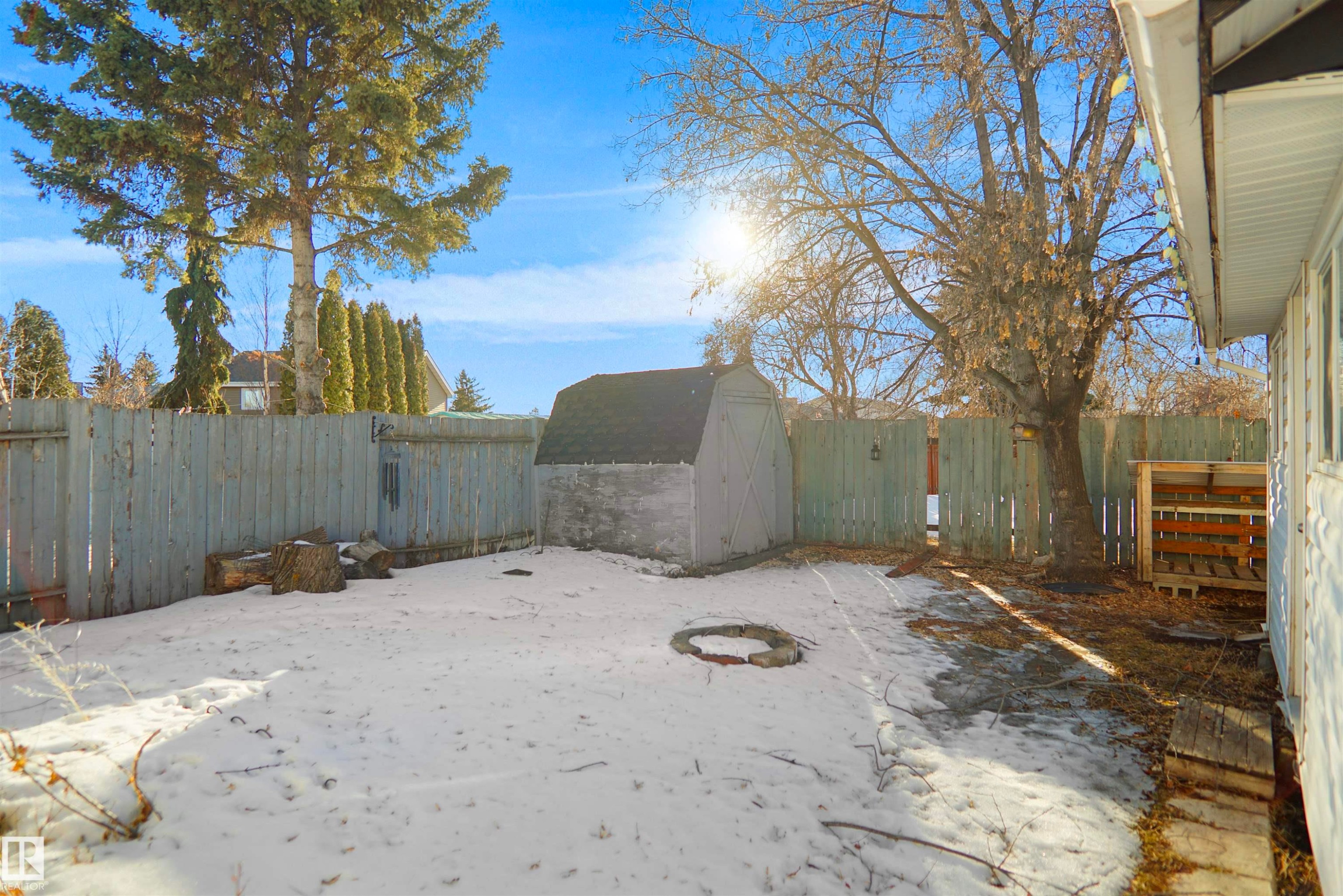 












3312 44A Street

,
Edmonton,




AB
T6L 4W9

