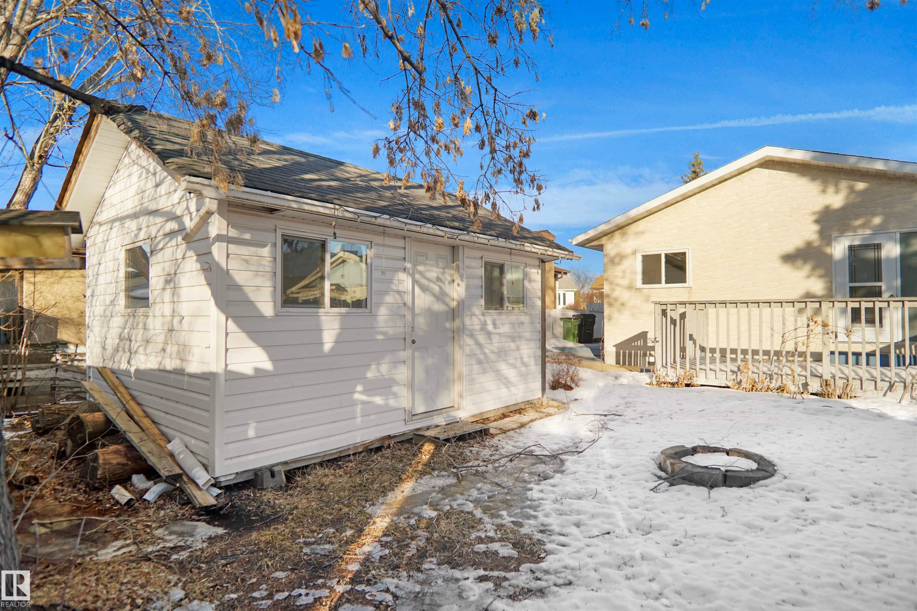 












3312 44A Street

,
Edmonton,




AB
T6L 4W9

