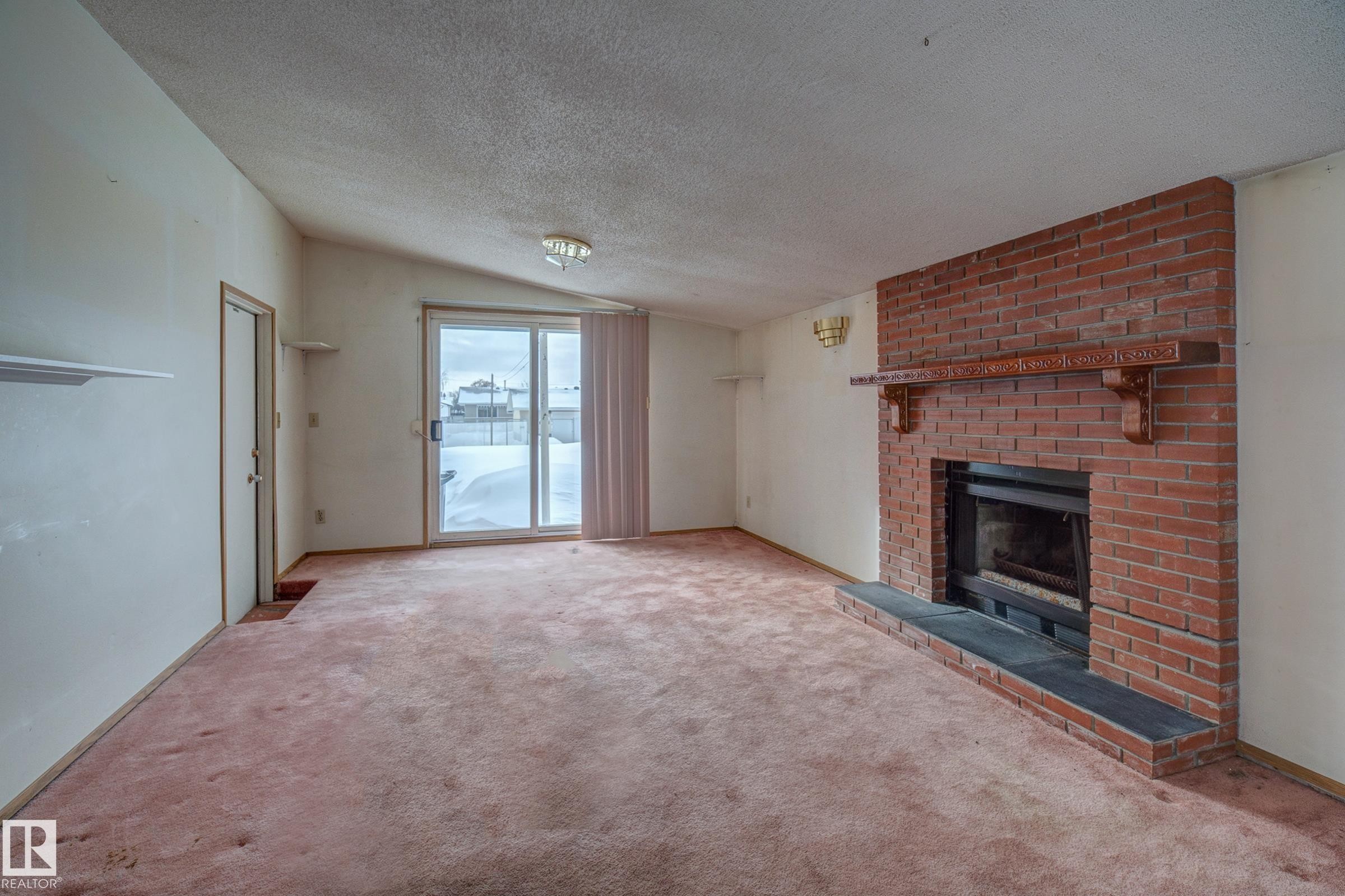 












7807 144 Avenue NW

,
Edmonton,




AB
T5C 2R9

