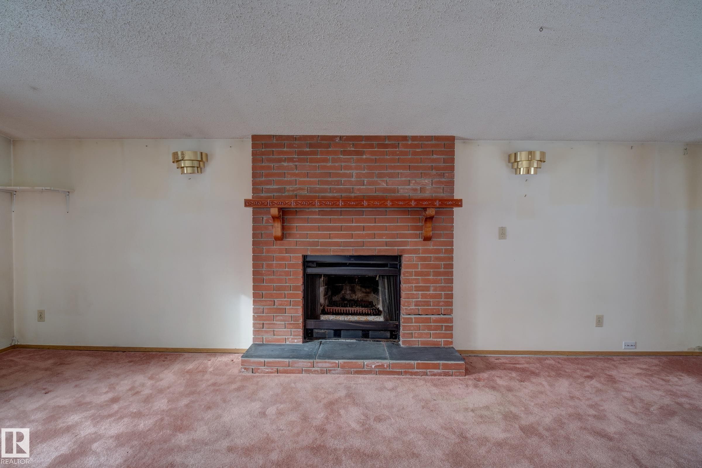 












7807 144 Avenue NW

,
Edmonton,




AB
T5C 2R9

