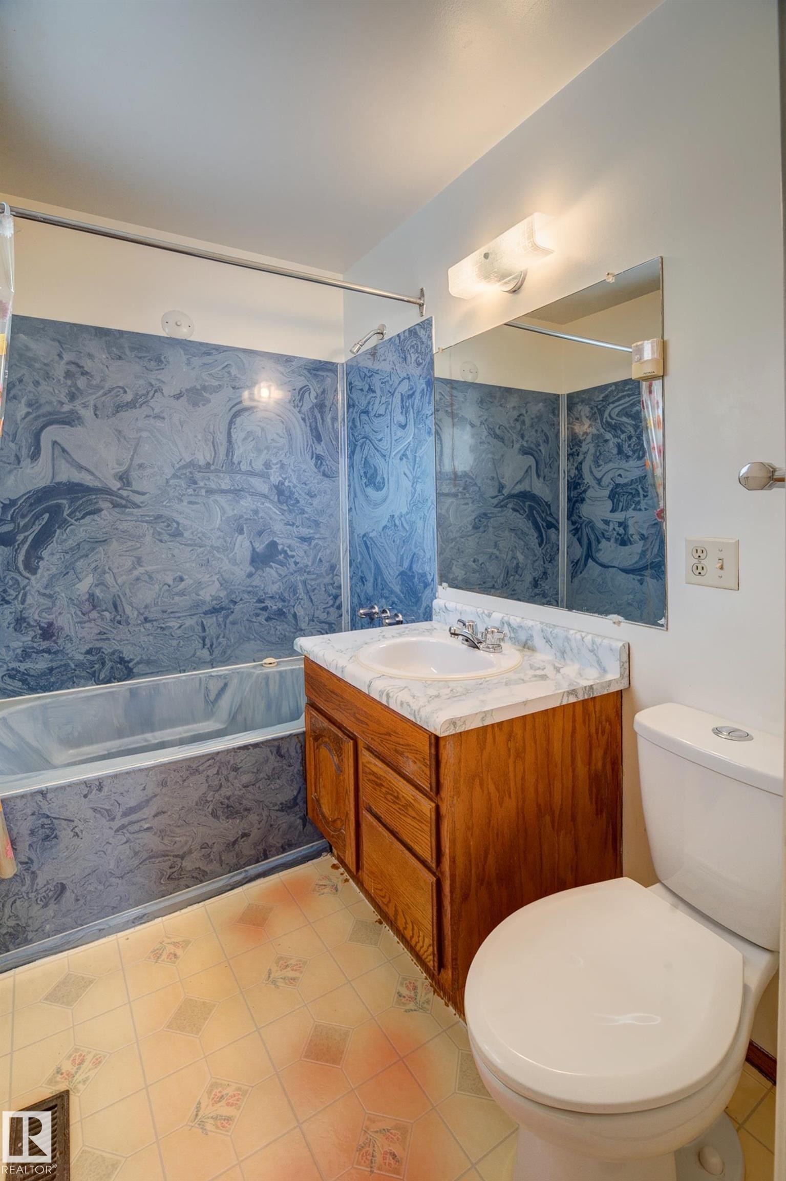 












7807 144 Avenue NW

,
Edmonton,




AB
T5C 2R9

