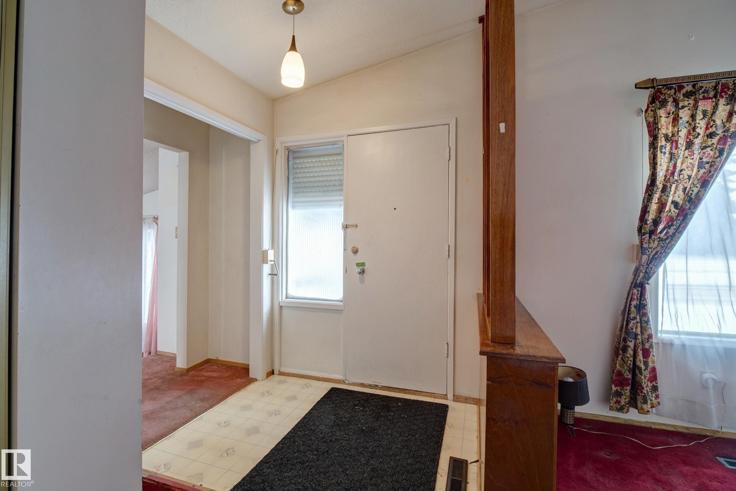 












7807 144 Avenue NW

,
Edmonton,




AB
T5C 2R9

