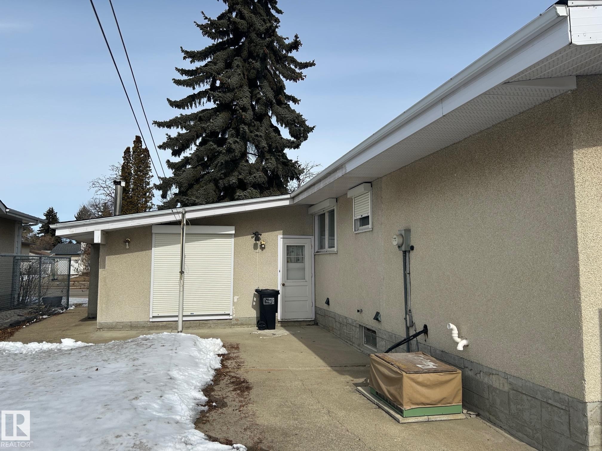 












7807 144 Avenue NW

,
Edmonton,




AB
T5C 2R9

