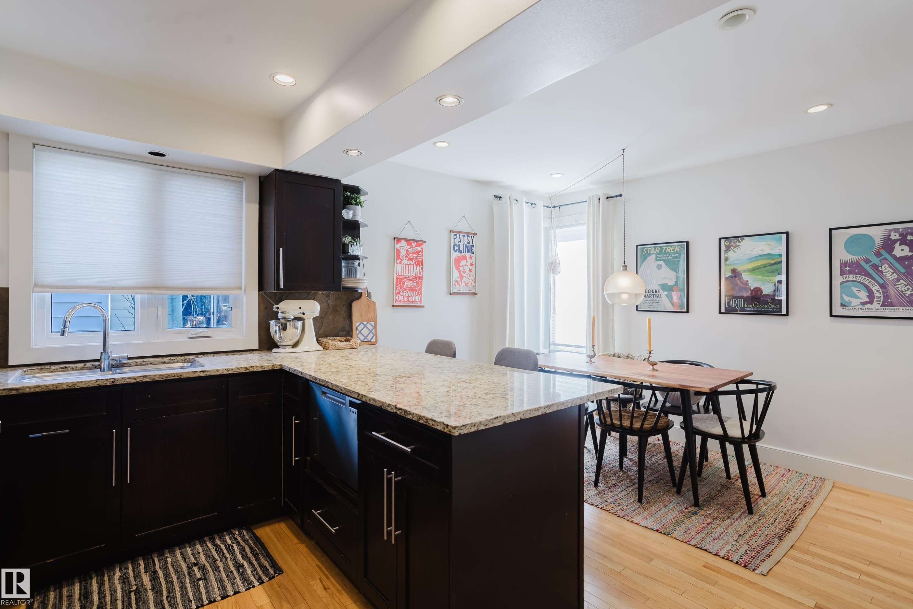 












10643 66 Avenue

,
Edmonton,




AB
T6H 1X5

