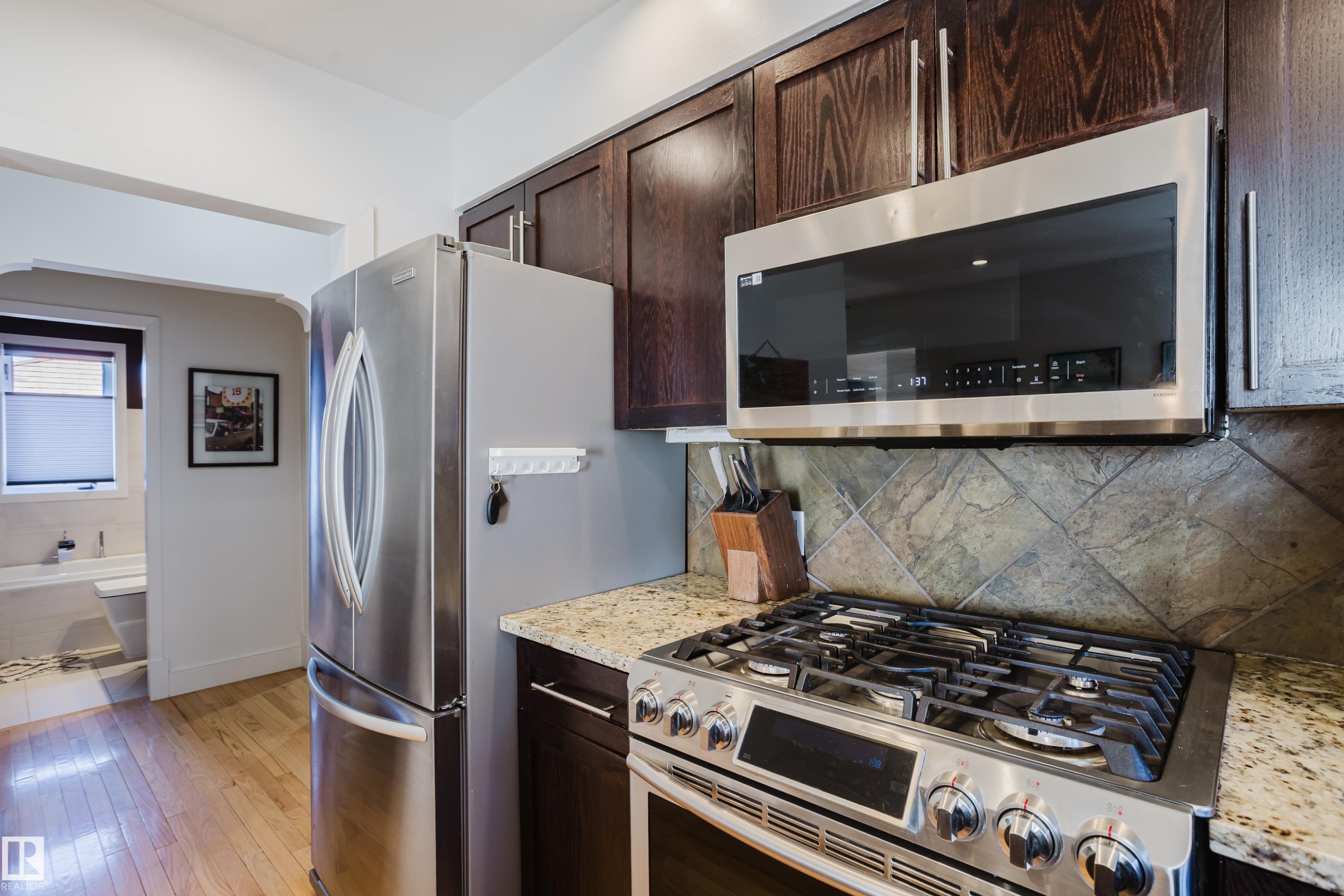 












10643 66 Avenue

,
Edmonton,




AB
T6H 1X5

