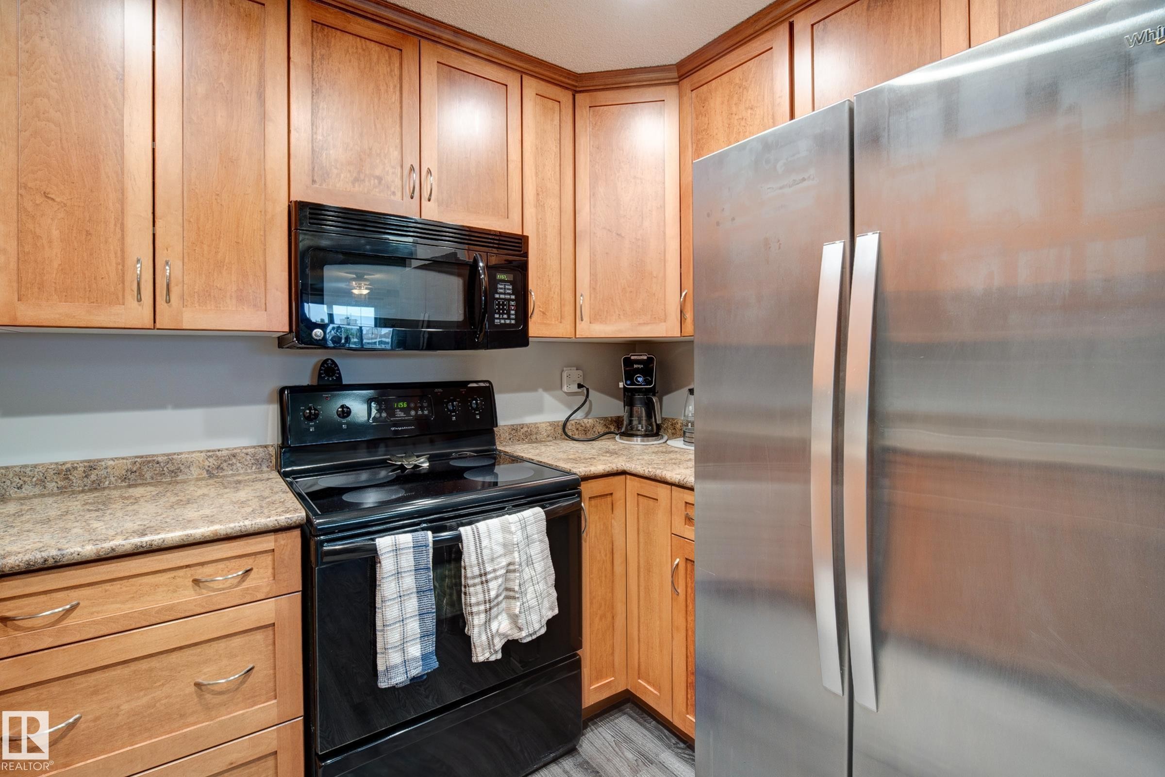 












406 12110 106 Avenue

,
Edmonton,




AB
T5N 4R9

