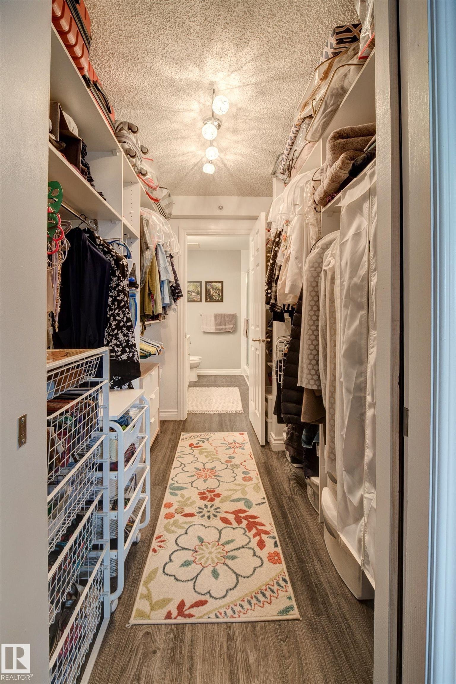 












406 12110 106 Avenue

,
Edmonton,




AB
T5N 4R9

