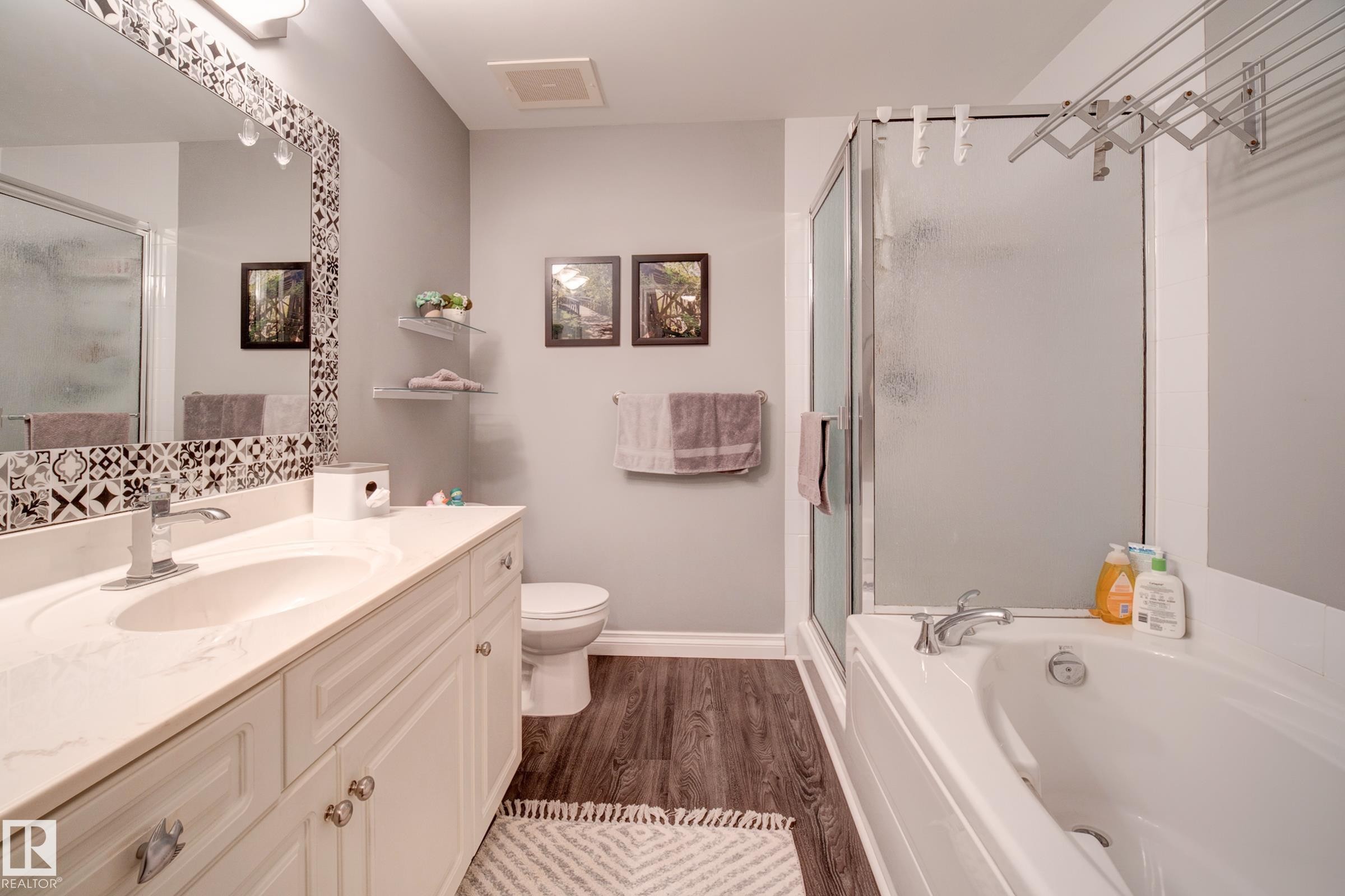 












406 12110 106 Avenue

,
Edmonton,




AB
T5N 4R9

