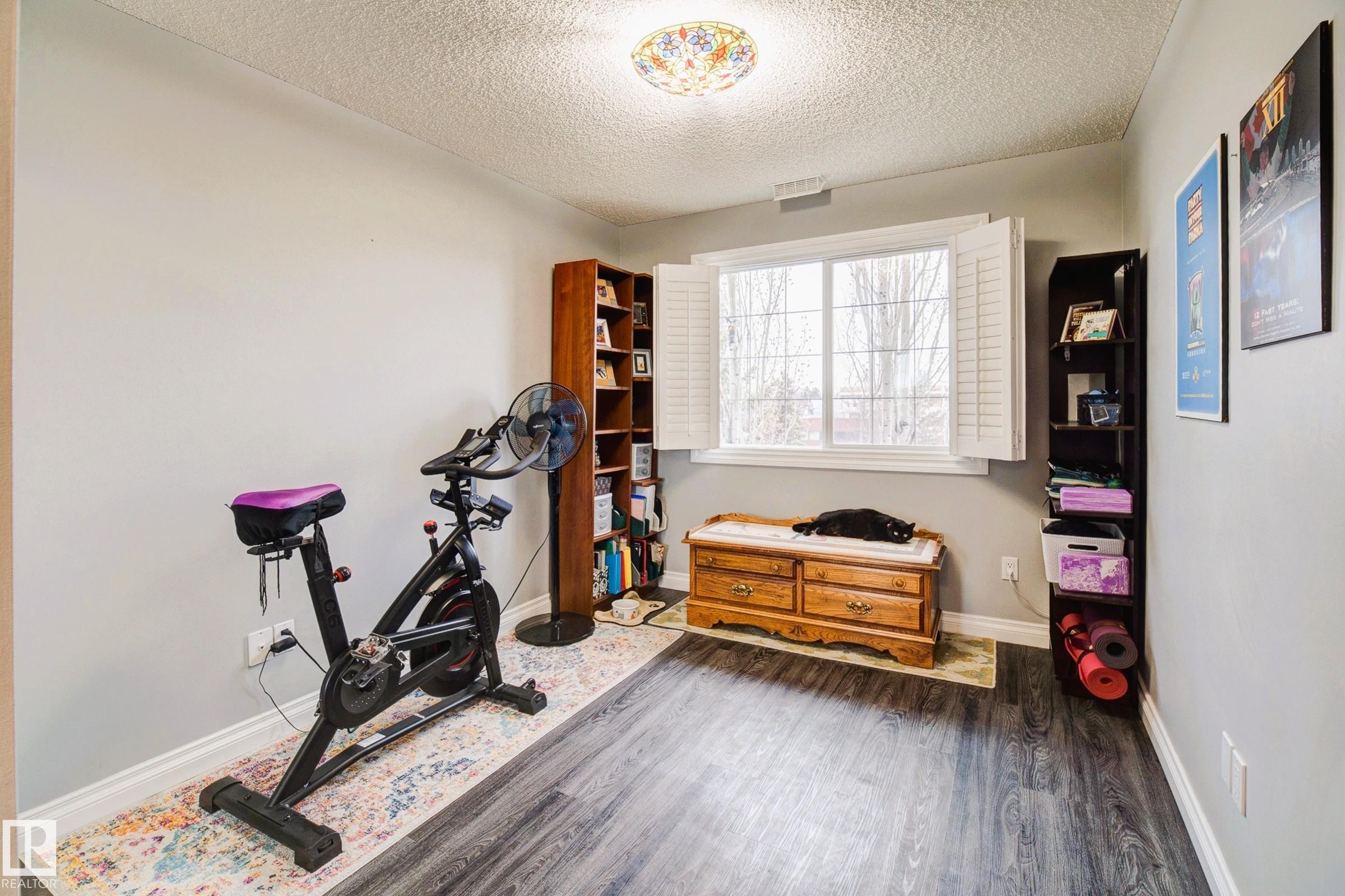 












406 12110 106 Avenue

,
Edmonton,




AB
T5N 4R9

