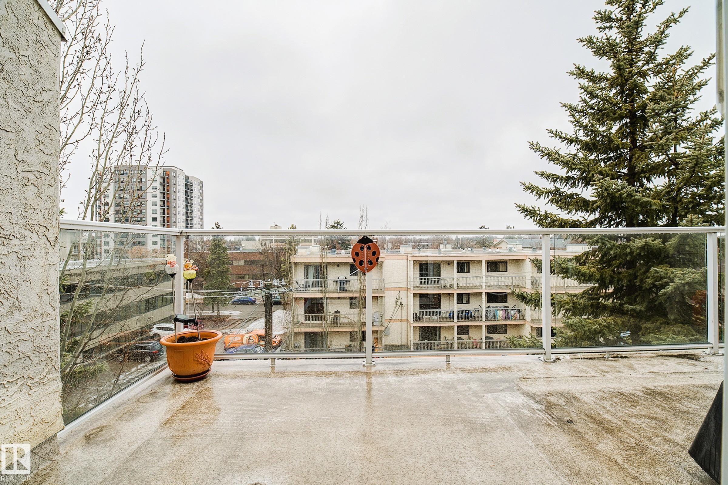 












406 12110 106 Avenue

,
Edmonton,




AB
T5N 4R9

