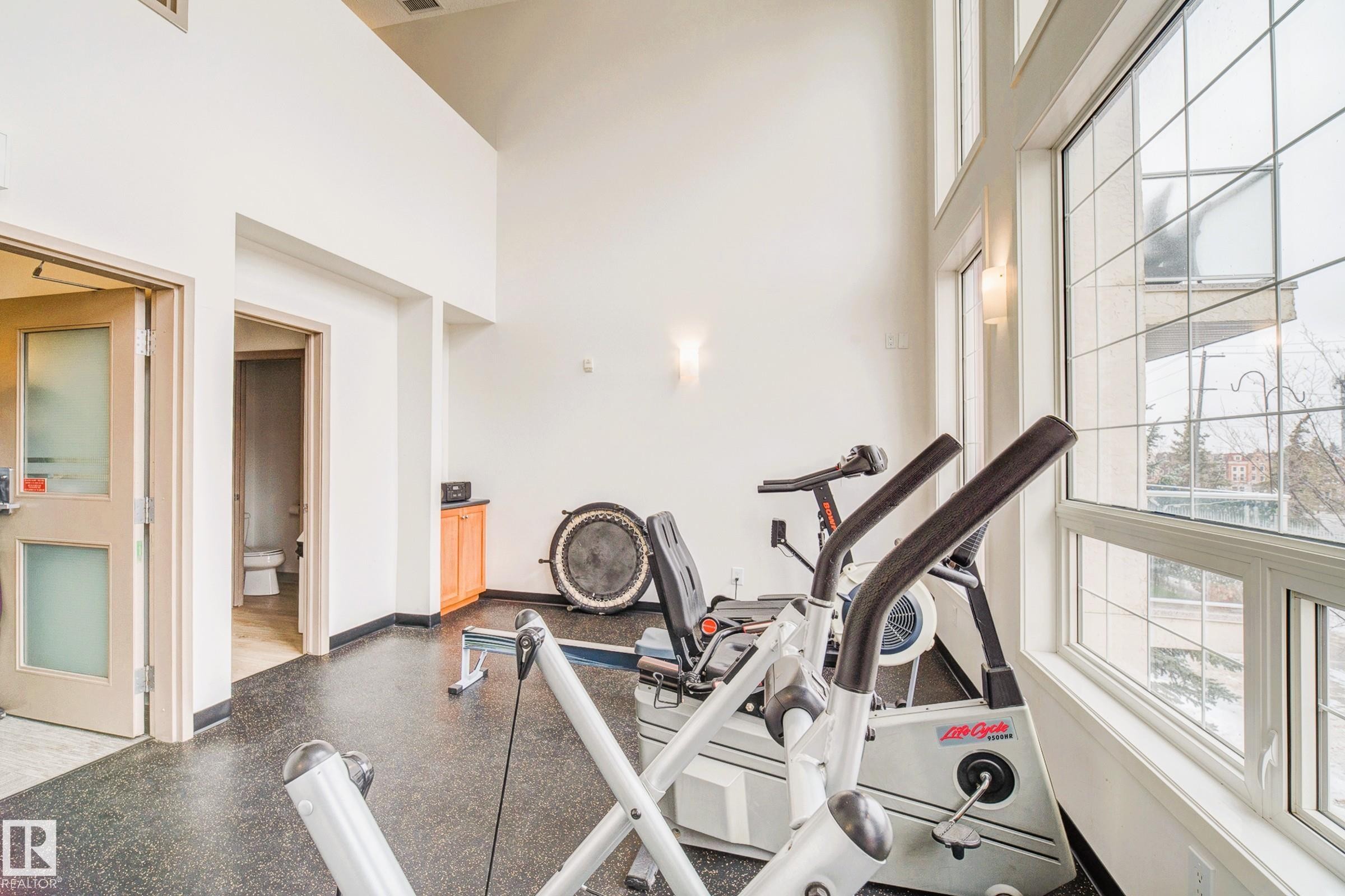 












406 12110 106 Avenue

,
Edmonton,




AB
T5N 4R9

