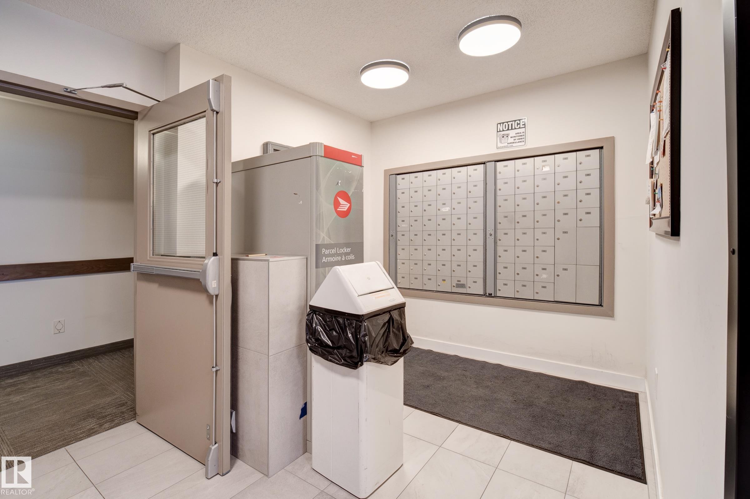 












406 12110 106 Avenue

,
Edmonton,




AB
T5N 4R9

