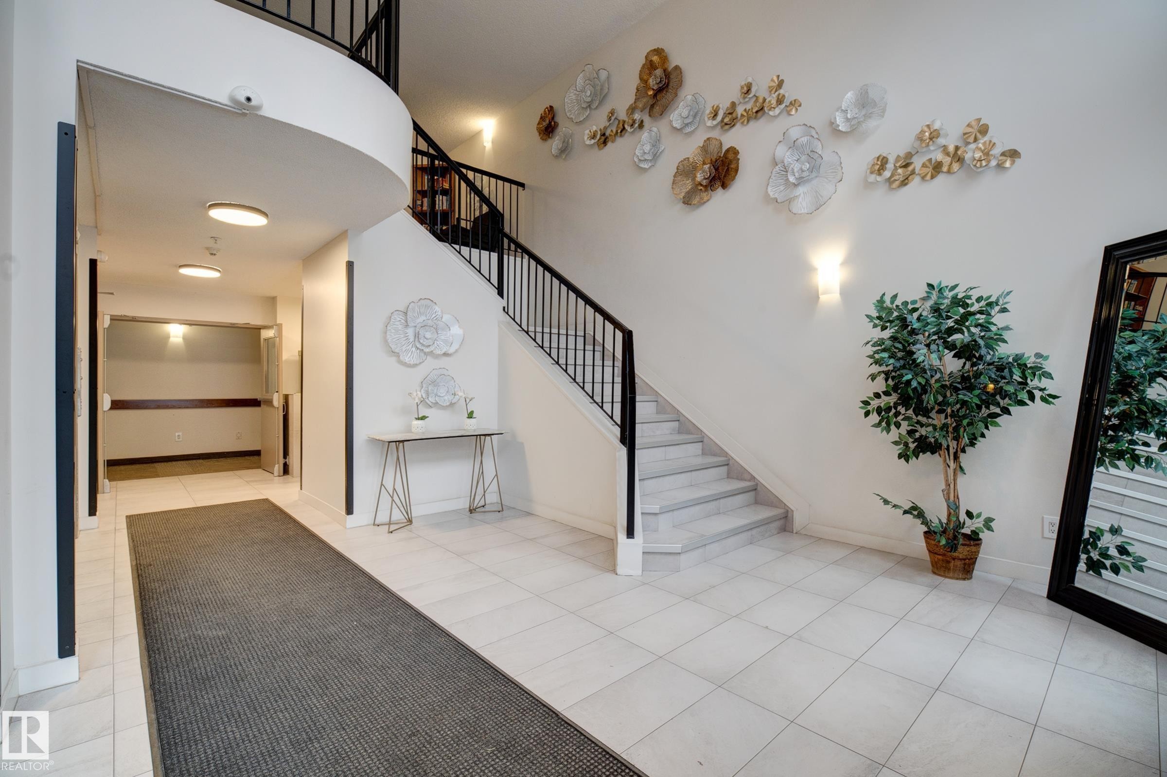 












406 12110 106 Avenue

,
Edmonton,




AB
T5N 4R9

