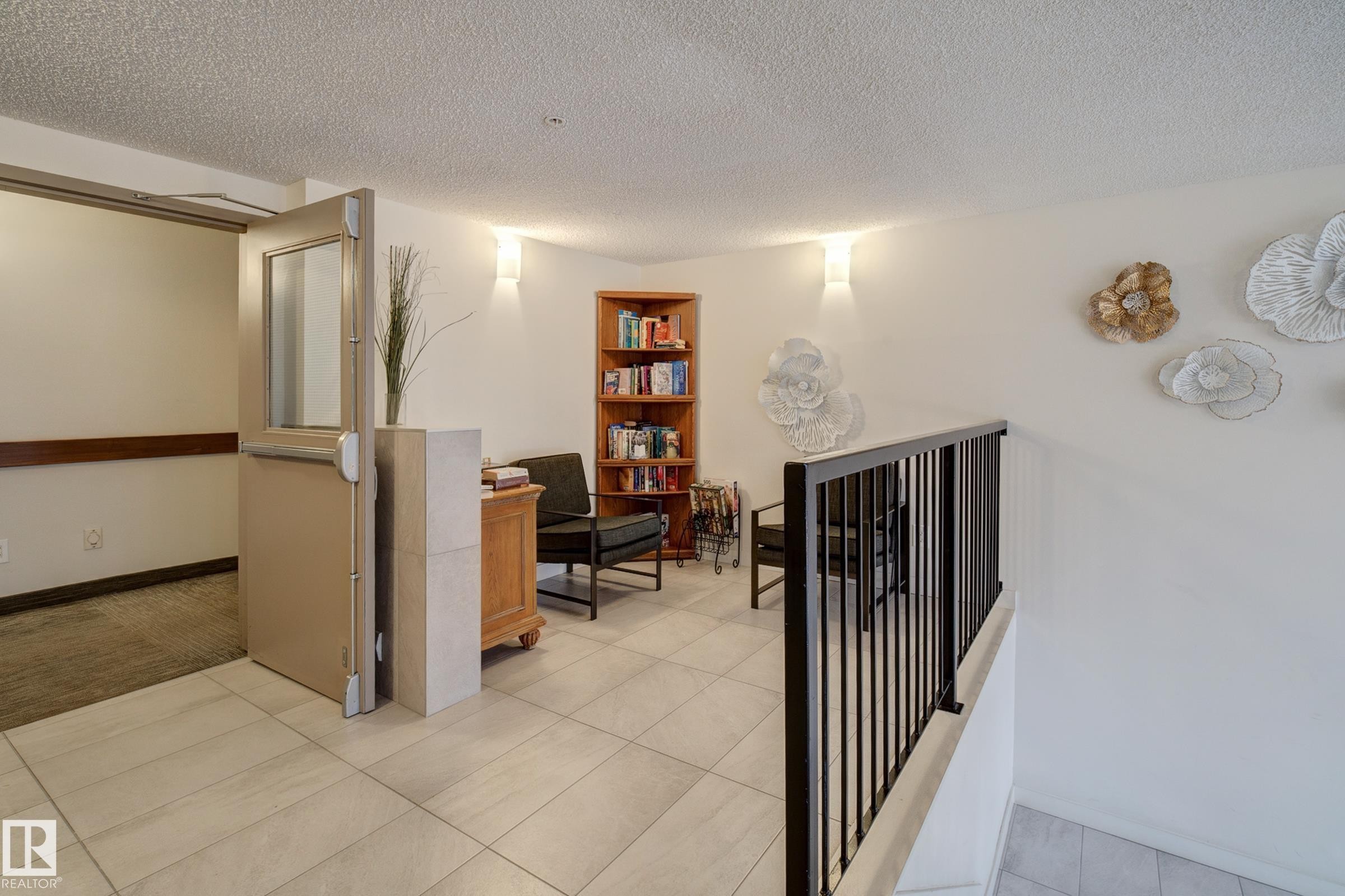 












406 12110 106 Avenue

,
Edmonton,




AB
T5N 4R9

