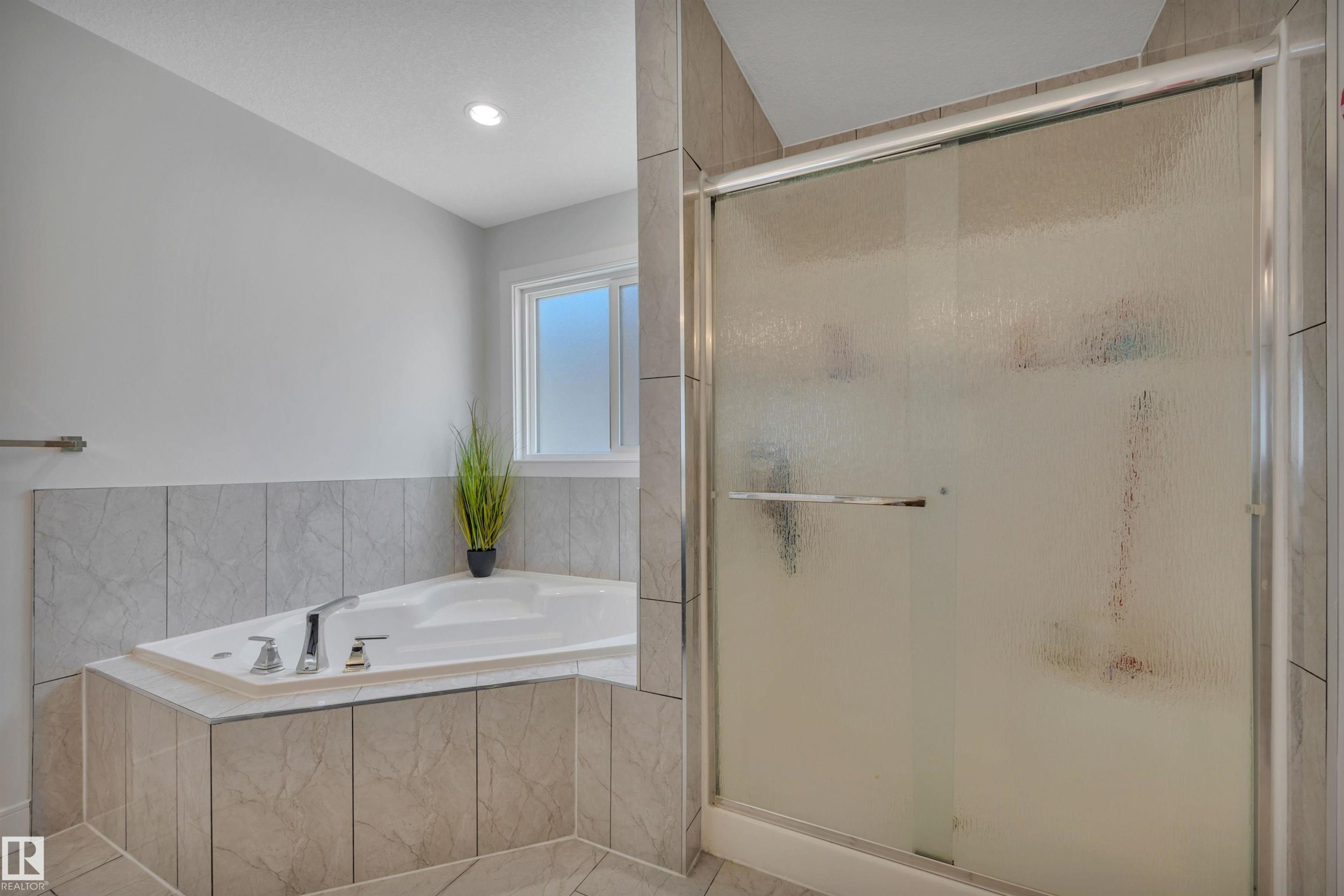 












36 Sandalwood Place

,
Leduc,




AB
T9E 1C3

