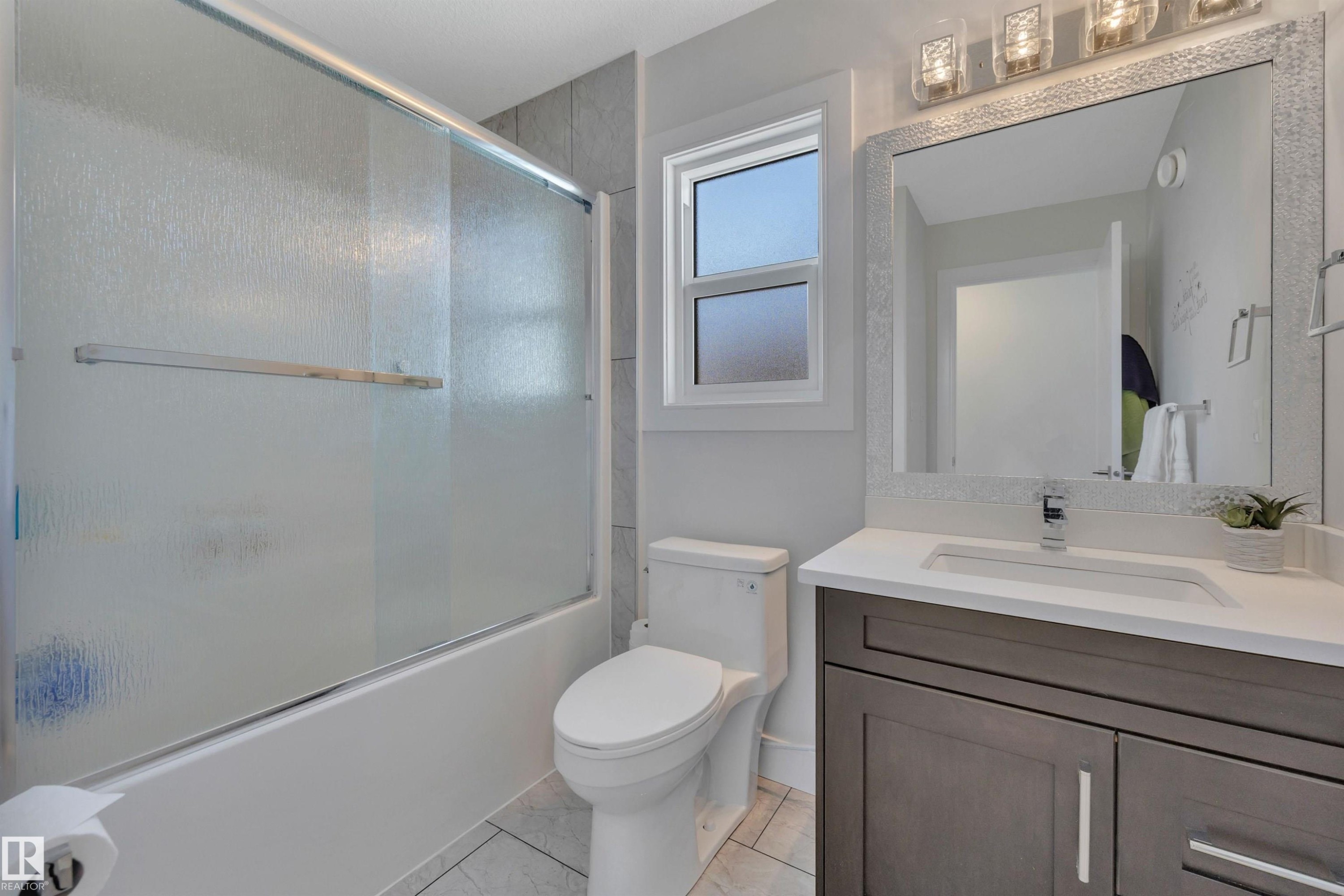 












36 Sandalwood Place

,
Leduc,




AB
T9E 1C3

