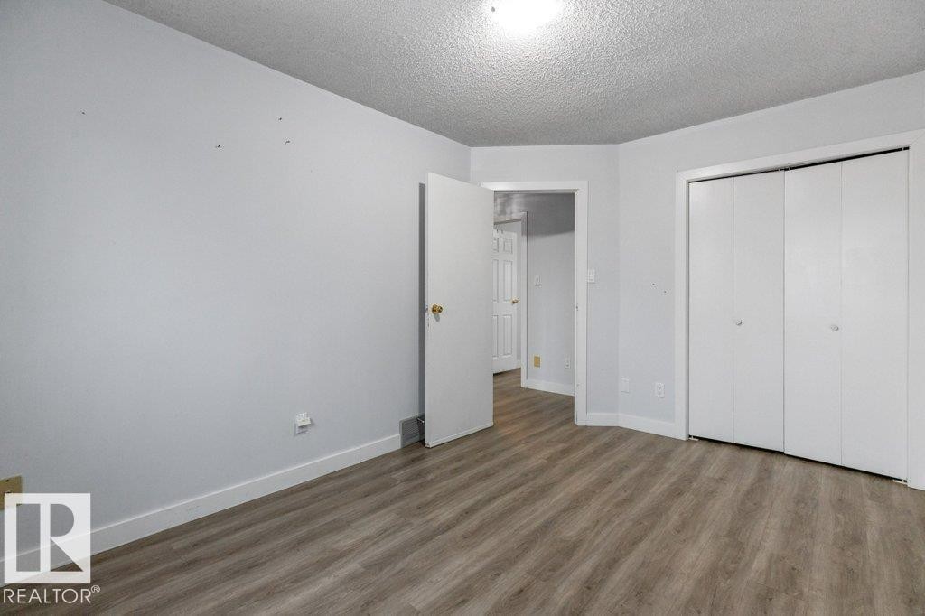 












3132 49A Street

,
Edmonton,




AB
T6L 4Y6

