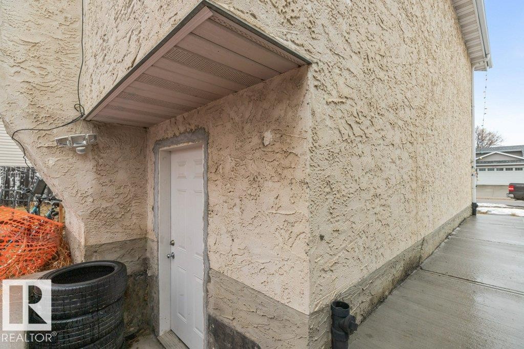 












3132 49A Street

,
Edmonton,




AB
T6L 4Y6

