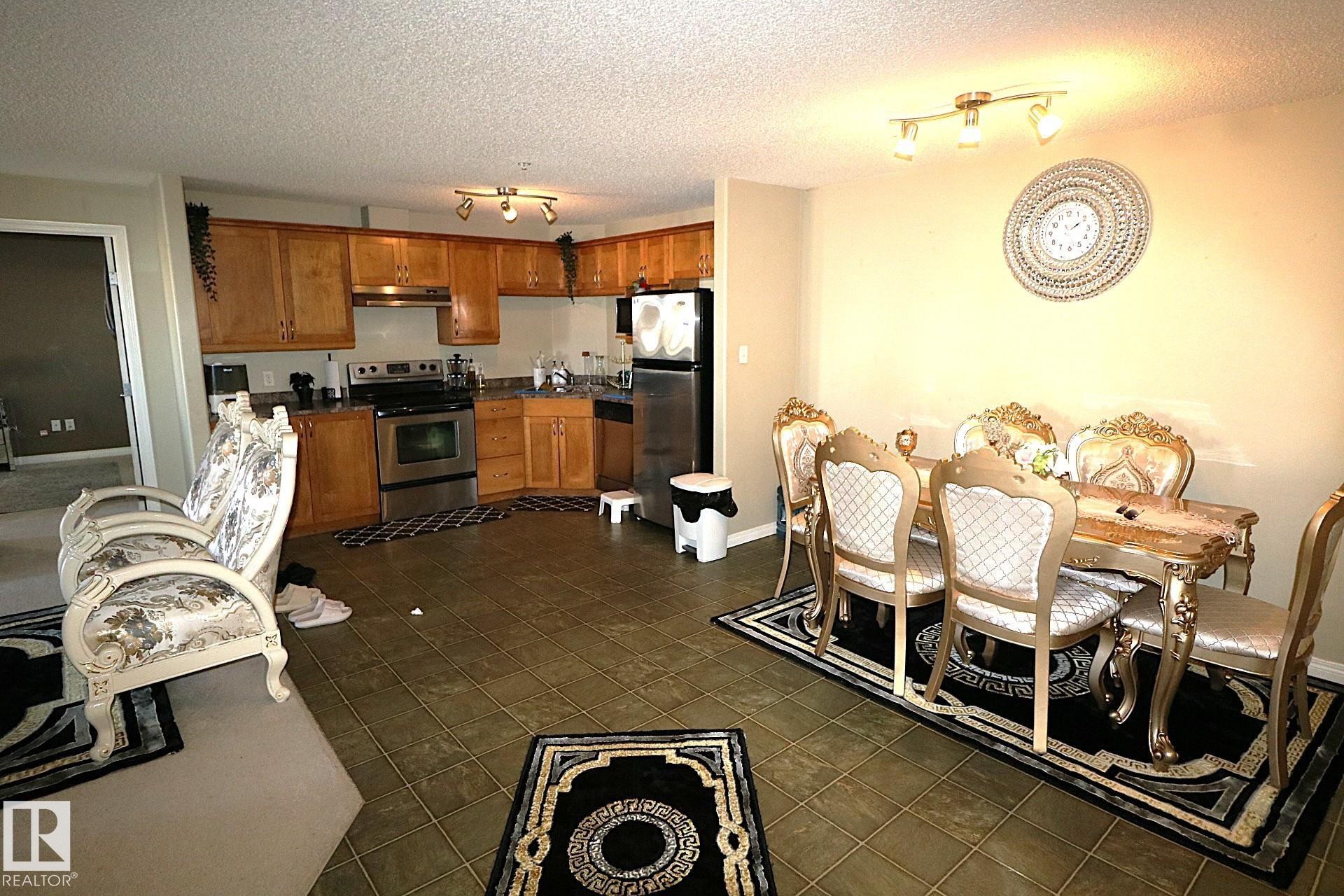 












1118 330 CLAIREVIEW STATION Drive

,
Edmonton,




AB
T5Y 0E6

