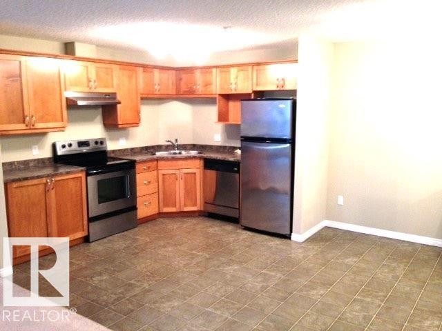 












1118 330 CLAIREVIEW STATION Drive

,
Edmonton,




AB
T5Y 0E6

