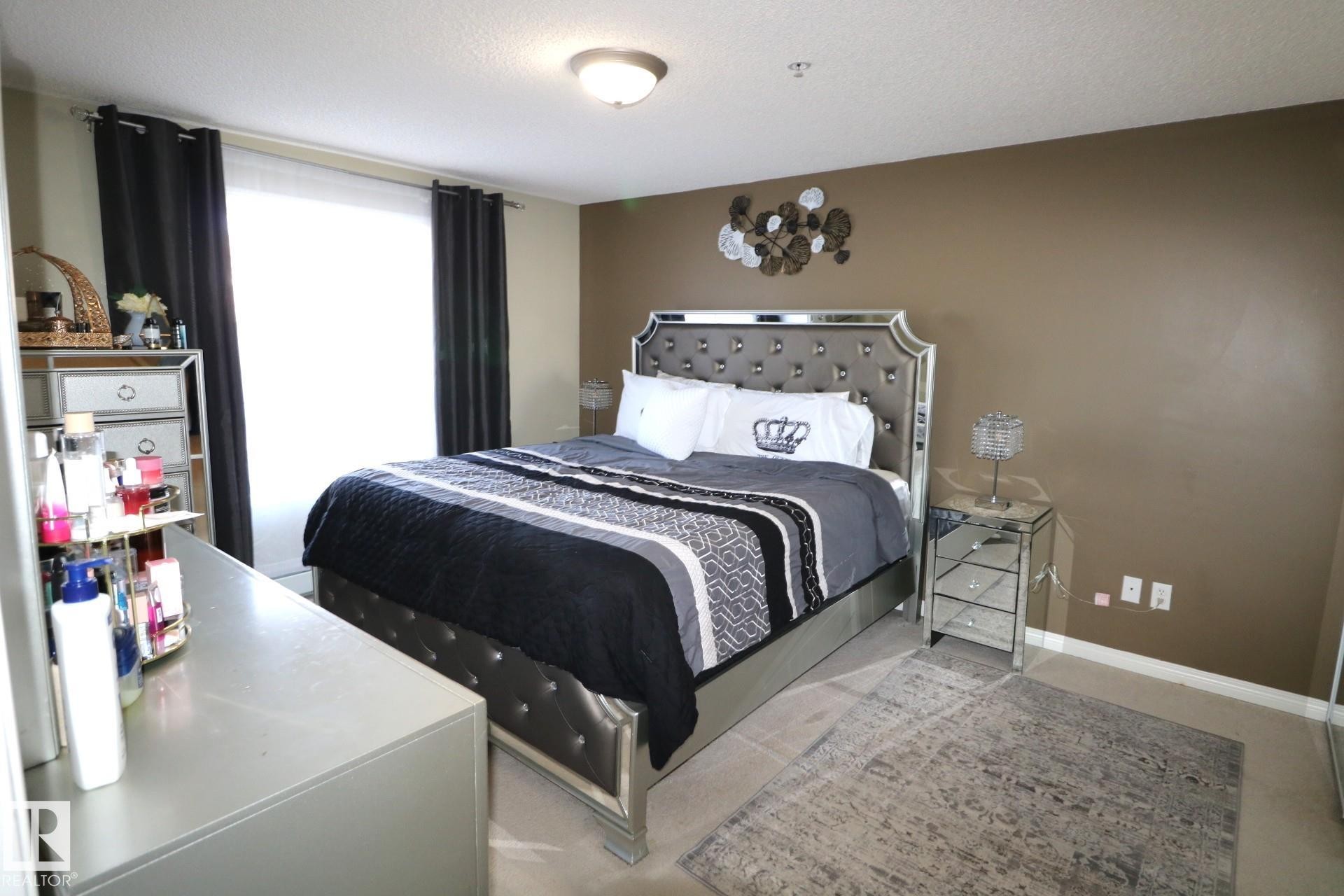 












1118 330 CLAIREVIEW STATION Drive

,
Edmonton,




AB
T5Y 0E6

