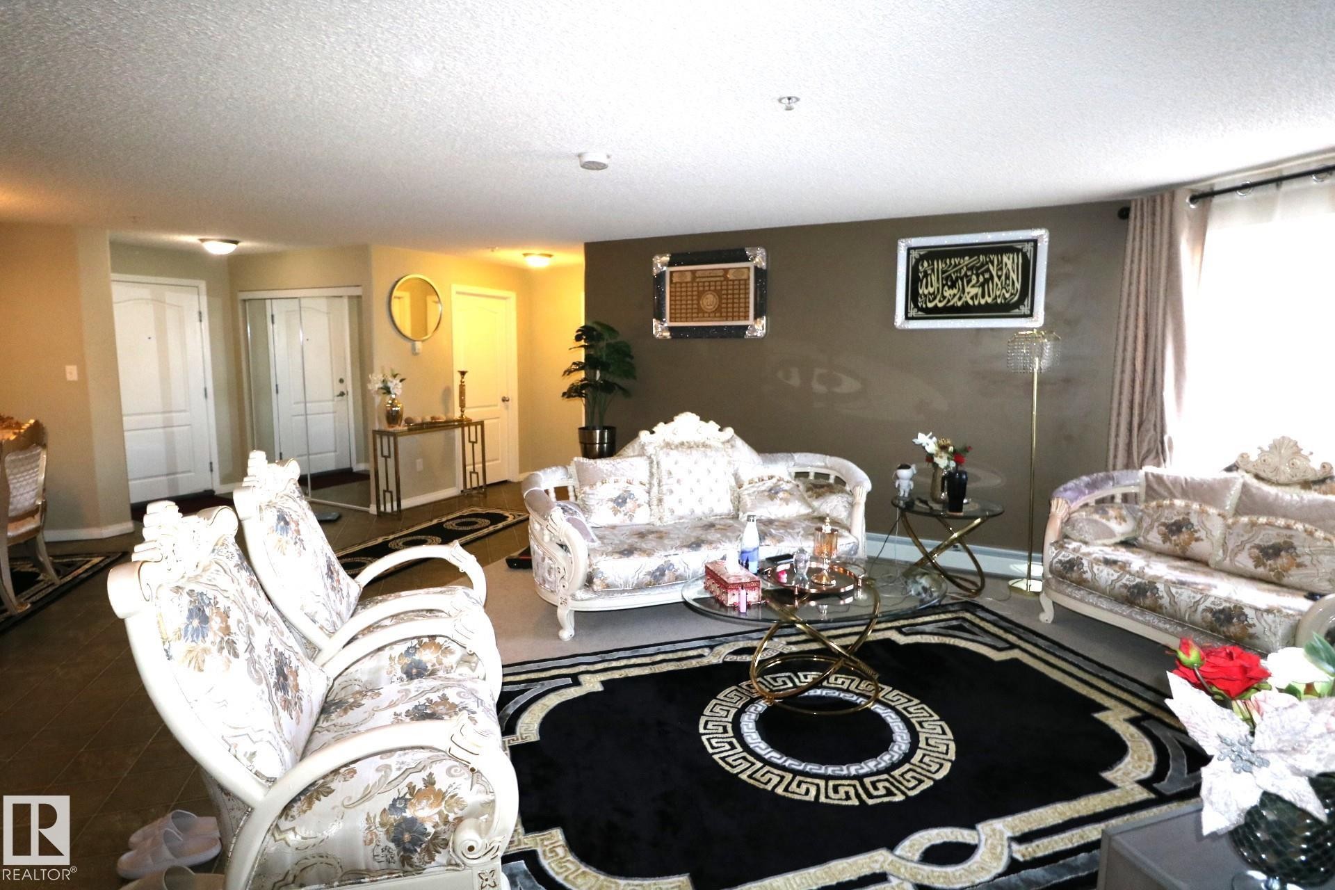 












1118 330 CLAIREVIEW STATION Drive

,
Edmonton,




AB
T5Y 0E6

