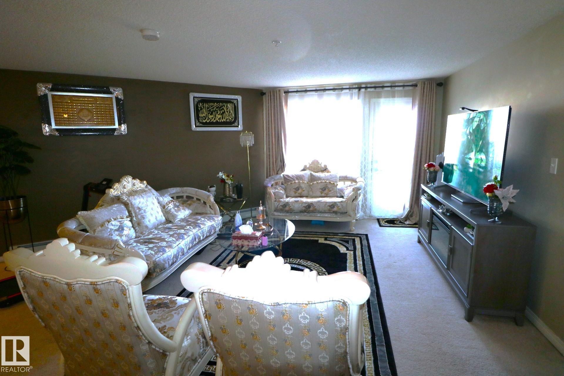 












1118 330 CLAIREVIEW STATION Drive

,
Edmonton,




AB
T5Y 0E6

