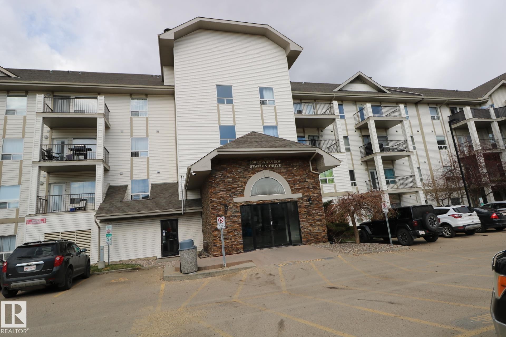 












1204 330 CLAREVIEW STATION Drive

,
Edmonton,




AB
T5Y 0E6

