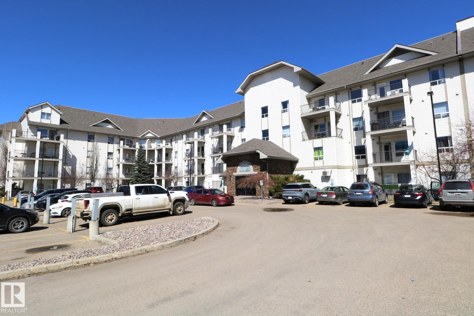 












1204 330 CLAREVIEW STATION Drive

,
Edmonton,




AB
T5Y 0E6

