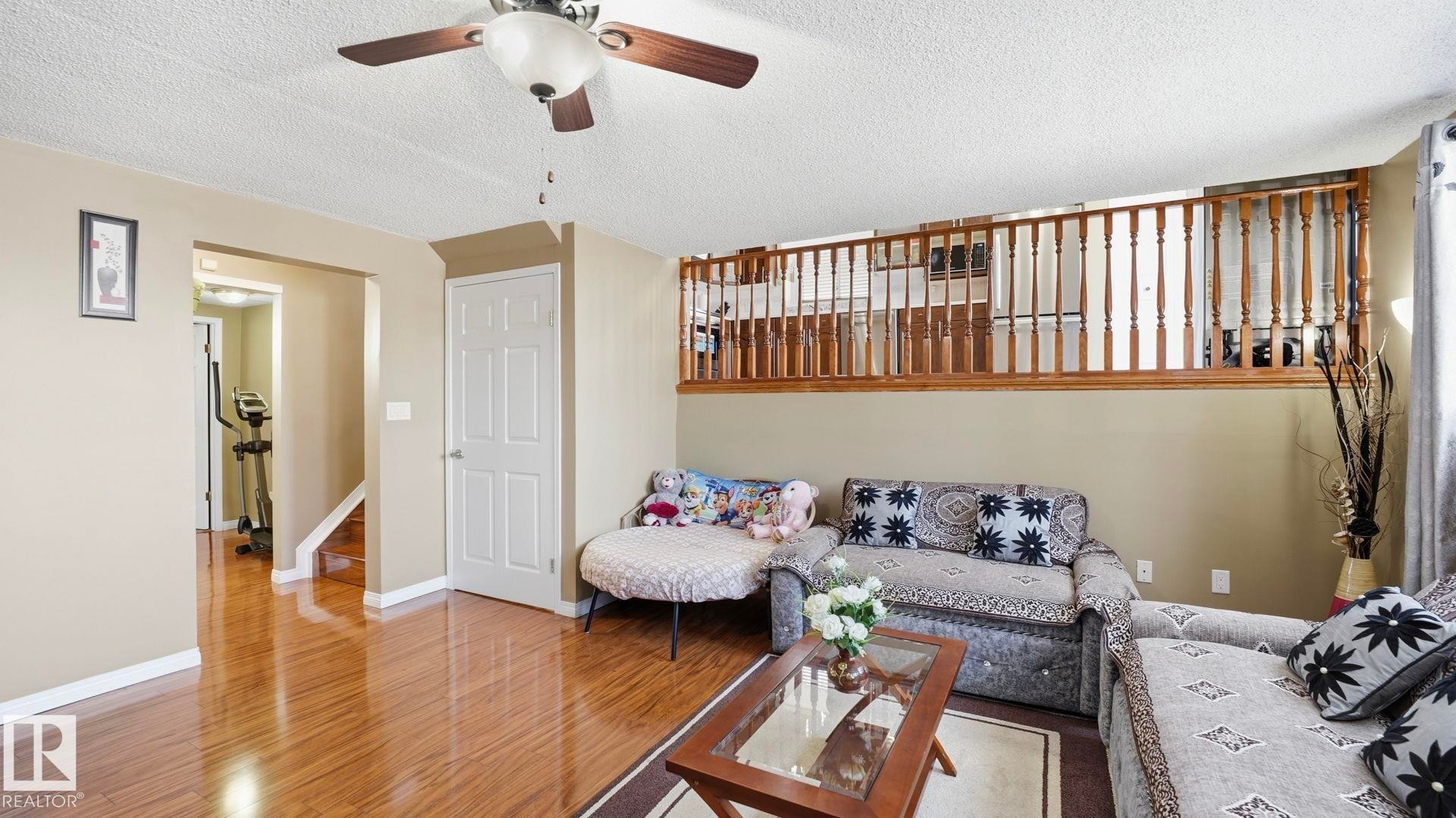 












1120 KANE Wynd

,
Edmonton,




AB
T6L 6T6

