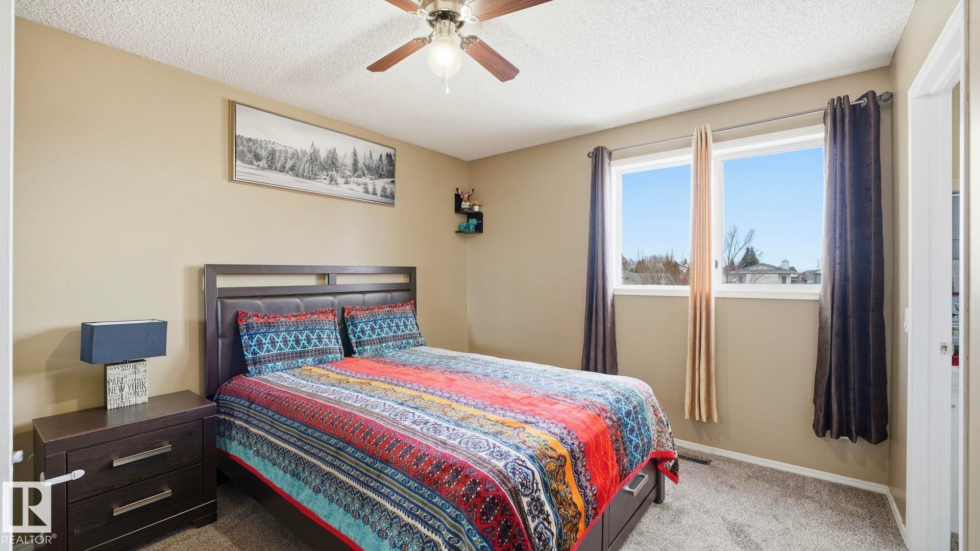 












1120 KANE Wynd

,
Edmonton,




AB
T6L 6T6

