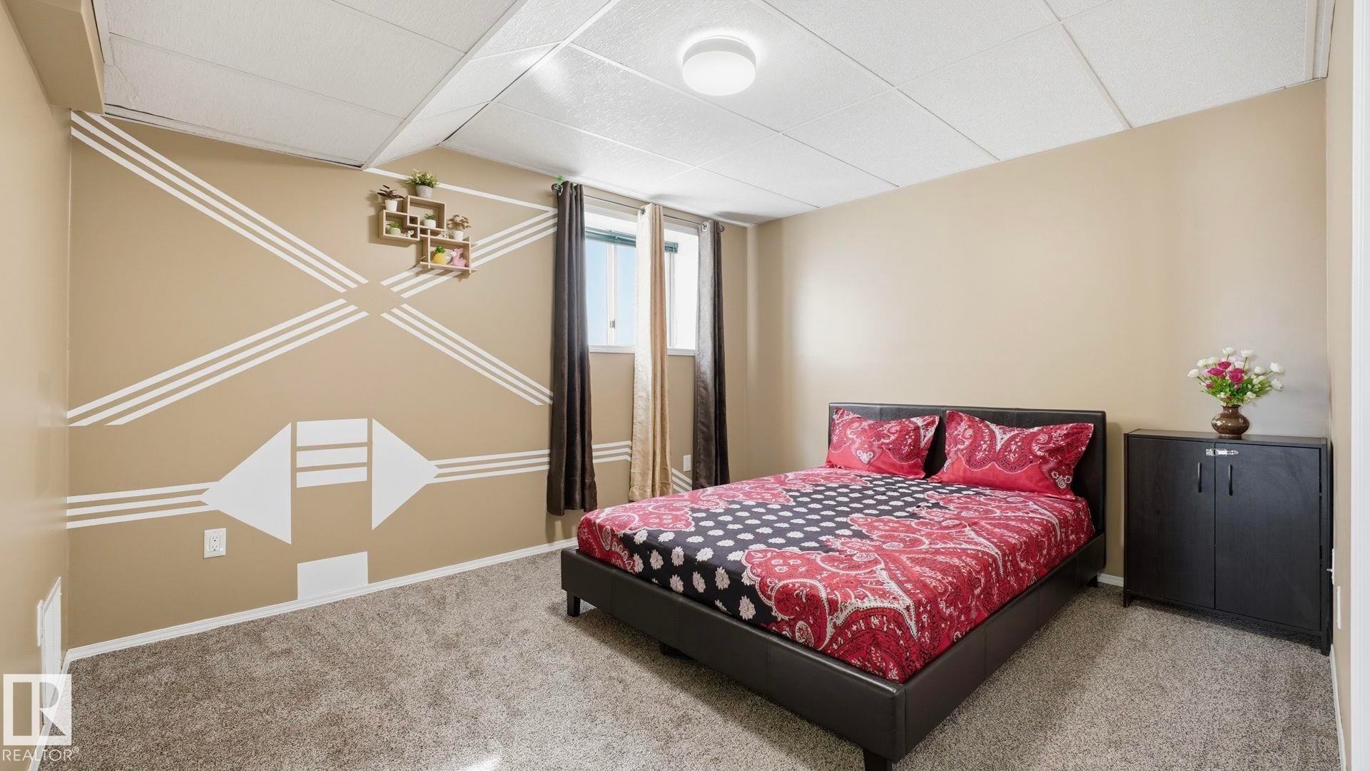 












1120 KANE Wynd

,
Edmonton,




AB
T6L 6T6

