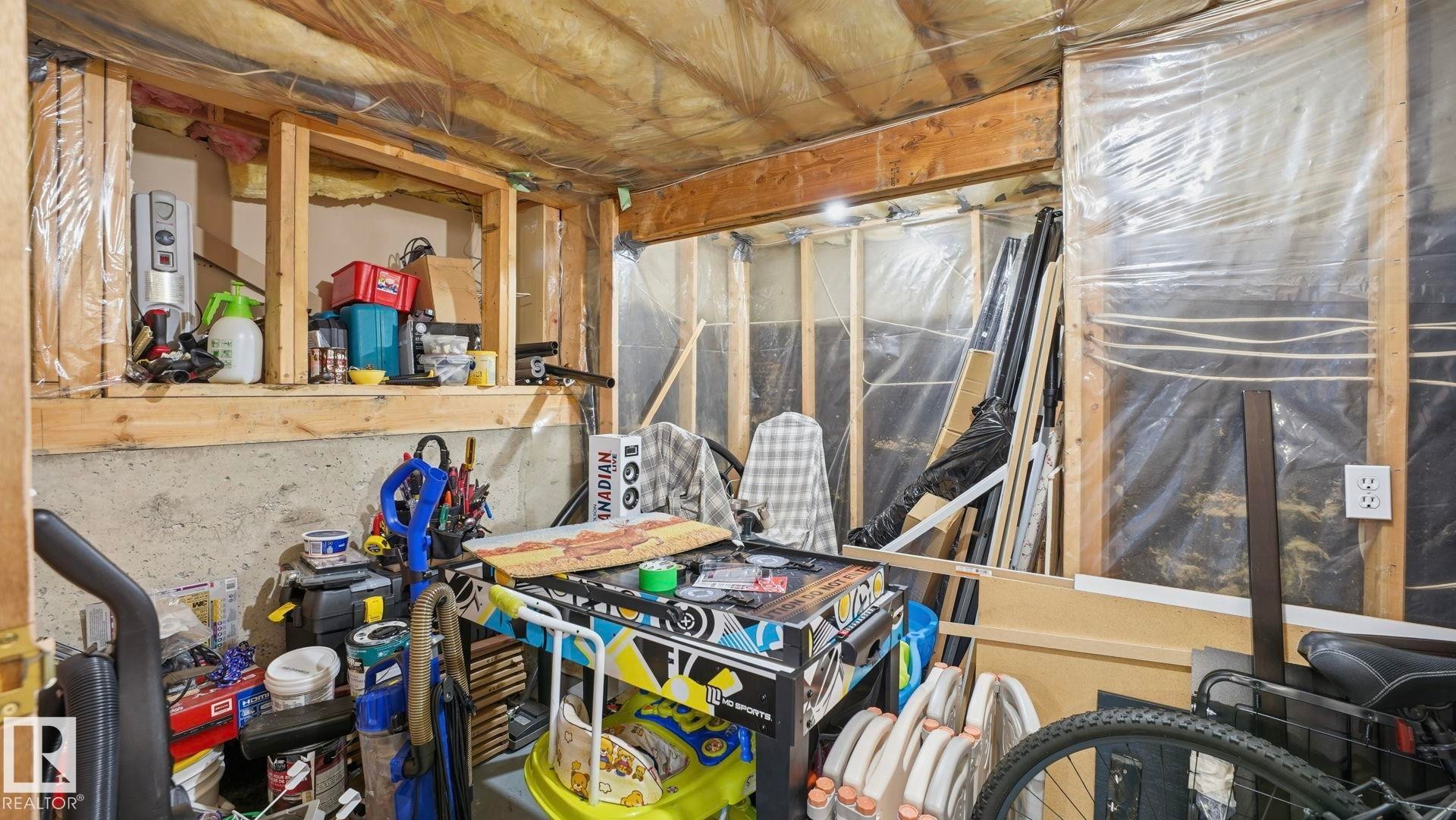 












1120 KANE Wynd

,
Edmonton,




AB
T6L 6T6

