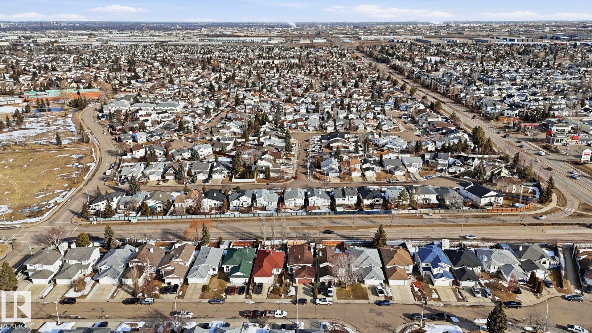 












1120 KANE Wynd

,
Edmonton,




AB
T6L 6T6

