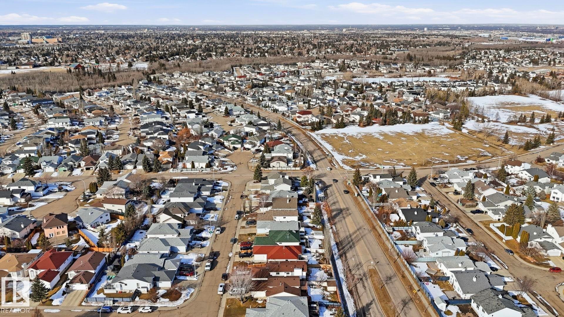 












1120 KANE Wynd

,
Edmonton,




AB
T6L 6T6

