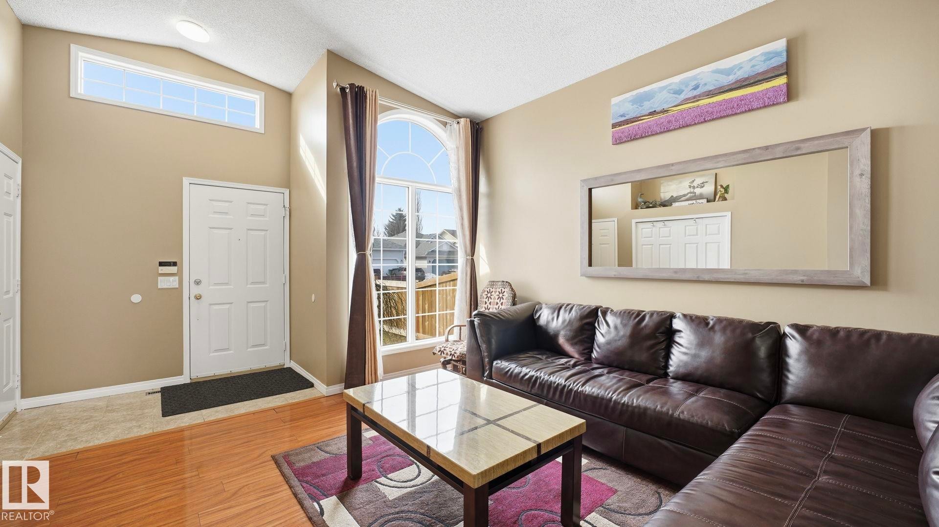 












1120 KANE Wynd

,
Edmonton,




AB
T6L 6T6

