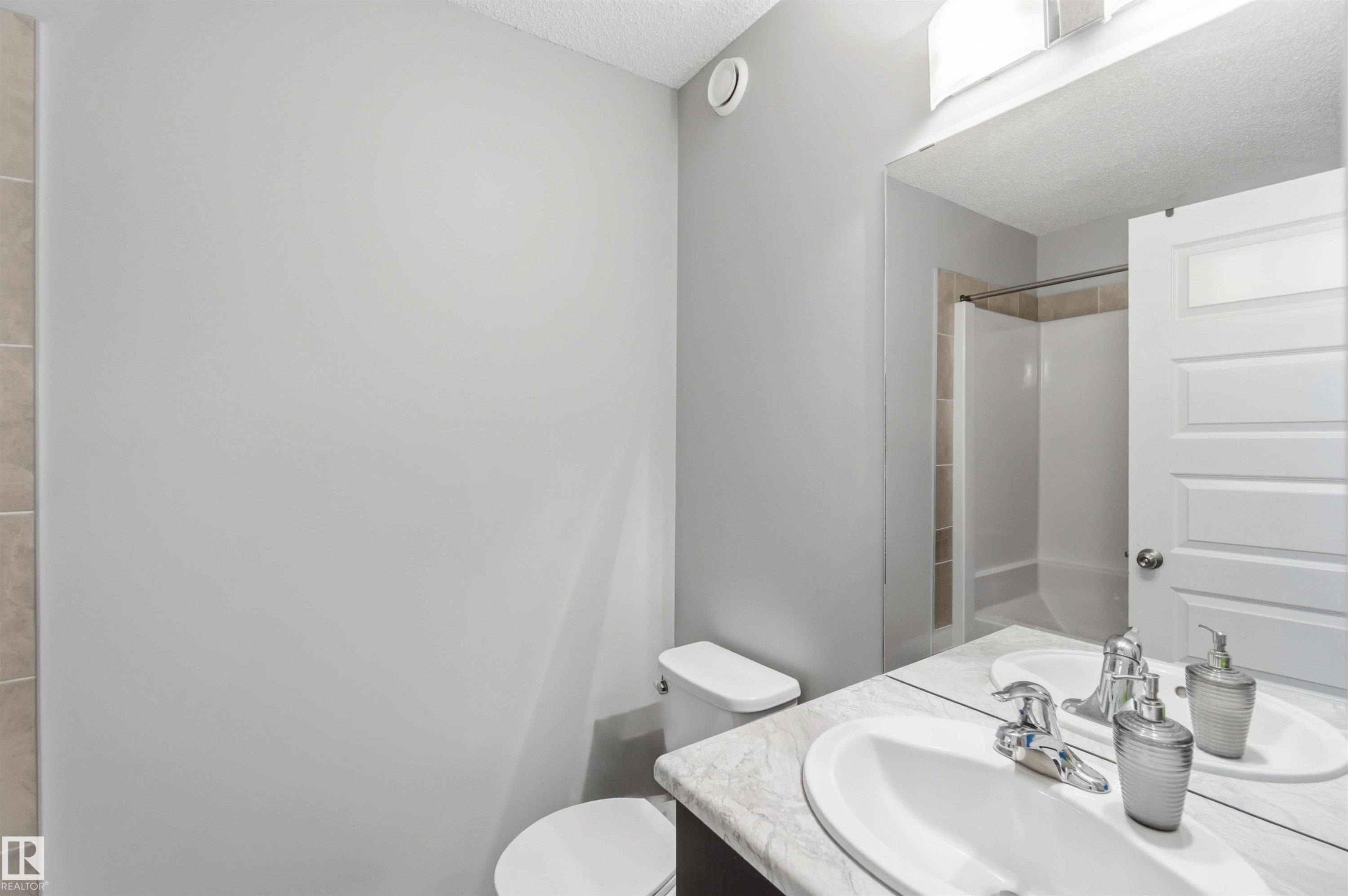 












1313 CHAPPELLE Boulevard

,
Edmonton,




AB
T6W 3S2

