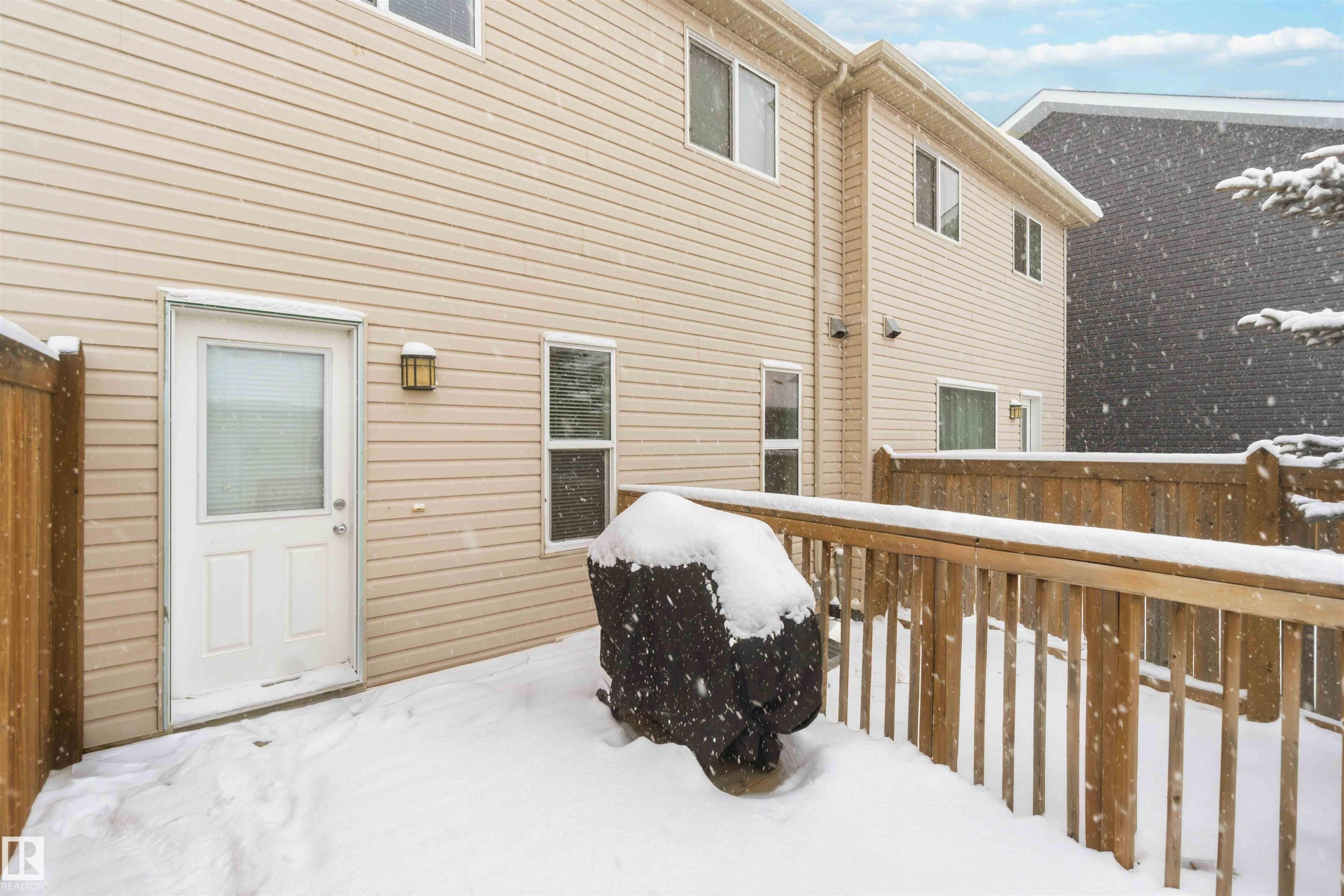 












1313 CHAPPELLE Boulevard

,
Edmonton,




AB
T6W 3S2

