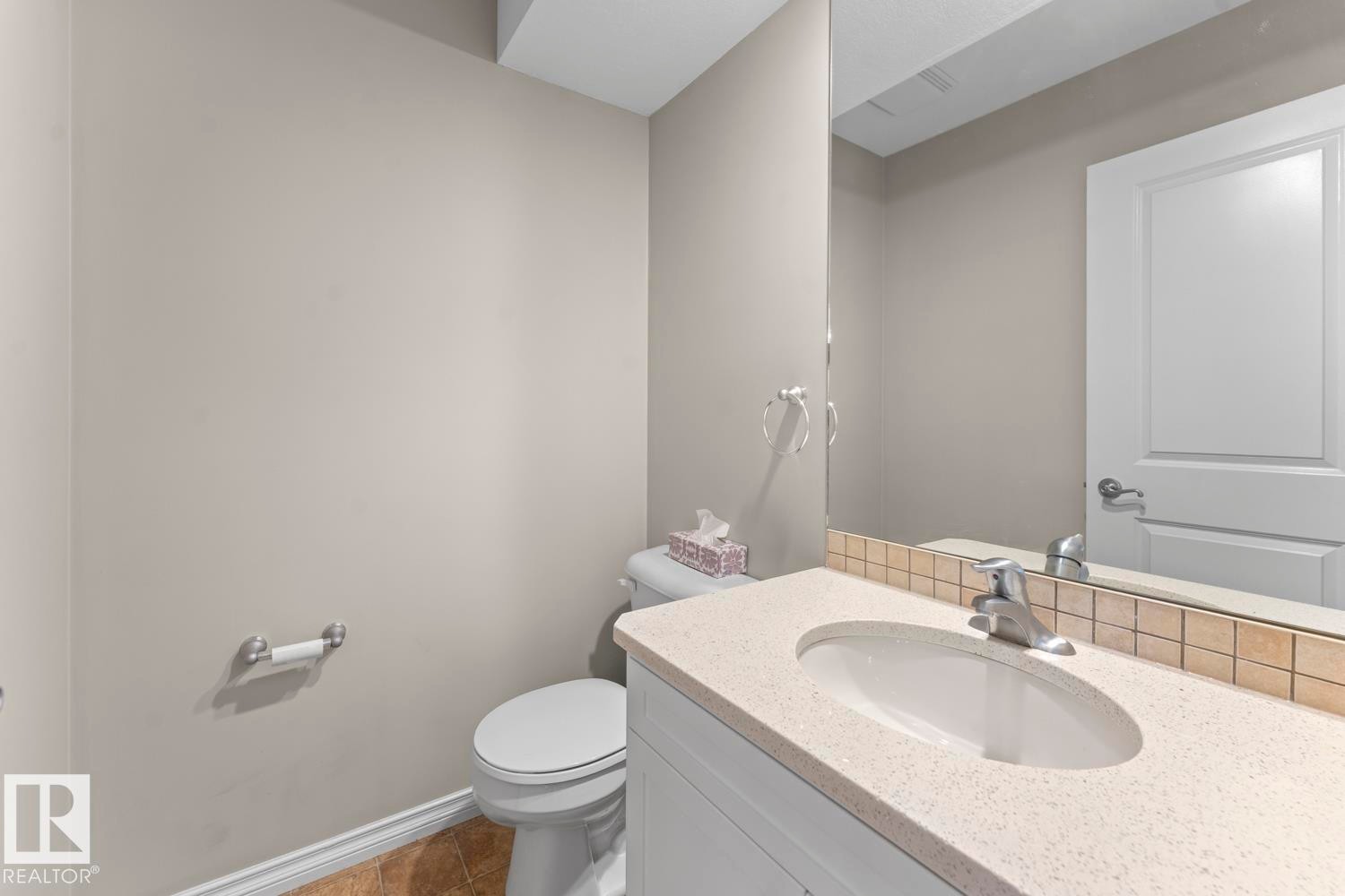 












5 1001 7 Avenue

,
Cold Lake,




AB
T9M 0C4

