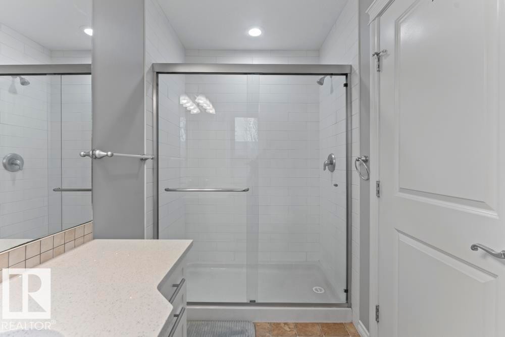 












5 1001 7 Avenue

,
Cold Lake,




AB
T9M 0C4

