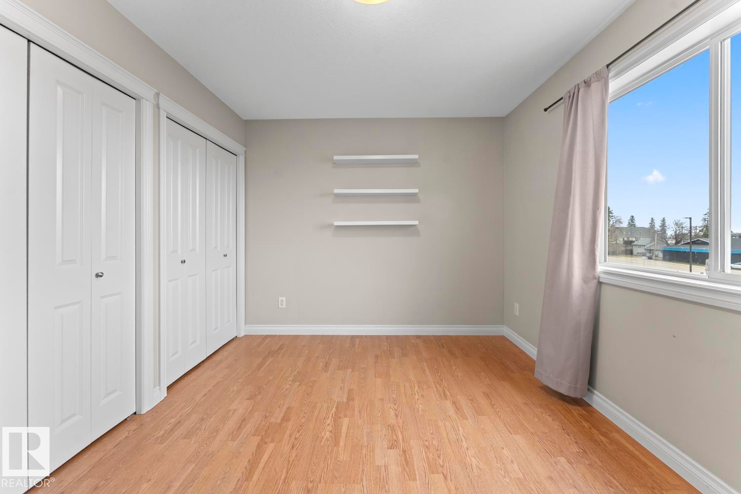 












5 1001 7 Avenue

,
Cold Lake,




AB
T9M 0C4

